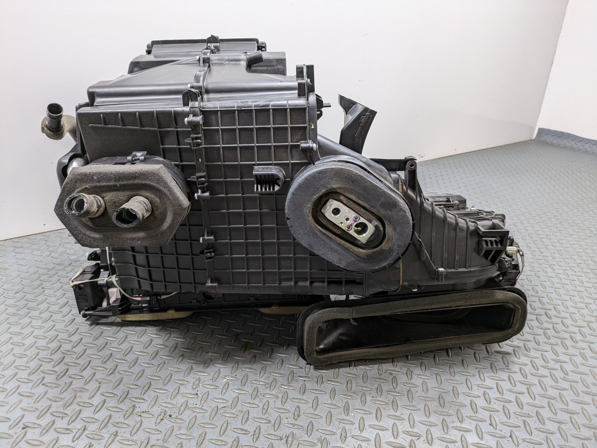 2009 - 2011 OEM NISSAN MAXIMA AC EVAPORATOR HEATER HOUSING WITH BLOWER ASSEMBLY