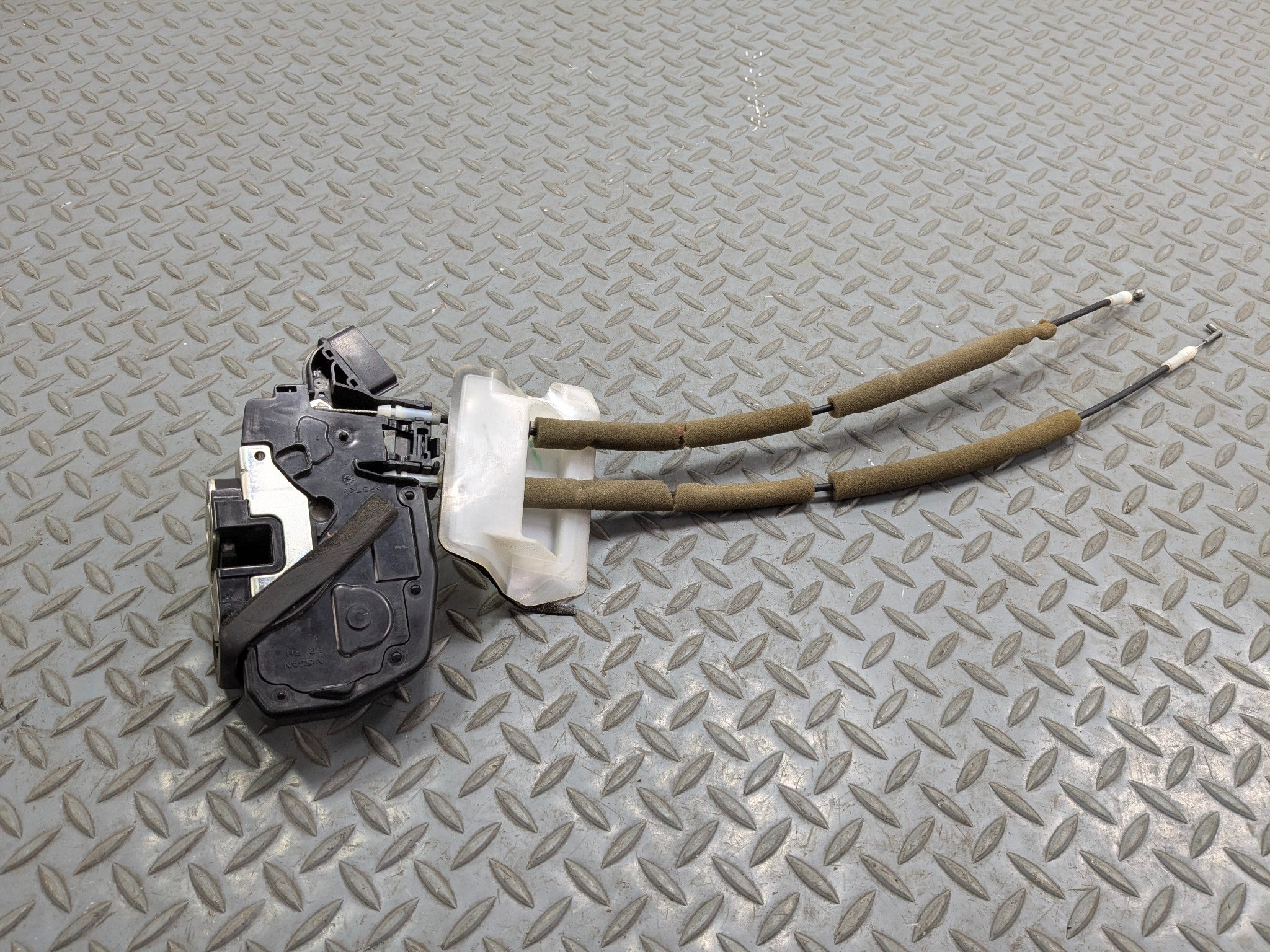 09 - 11 OEM NISSAN MAXIMA FRONT RIGHT PASSENGER SIDE DOOR LATCH LOCK ACTUATOR