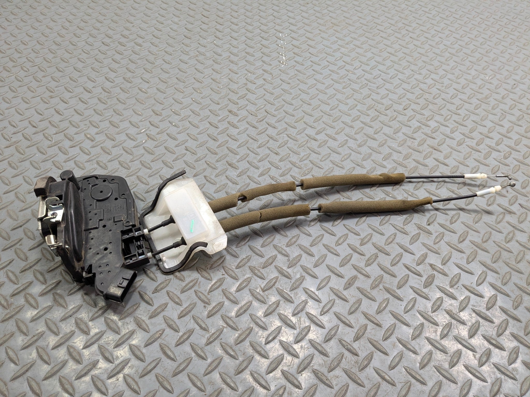 09 - 11 OEM NISSAN MAXIMA FRONT RIGHT PASSENGER SIDE DOOR LATCH LOCK ACTUATOR