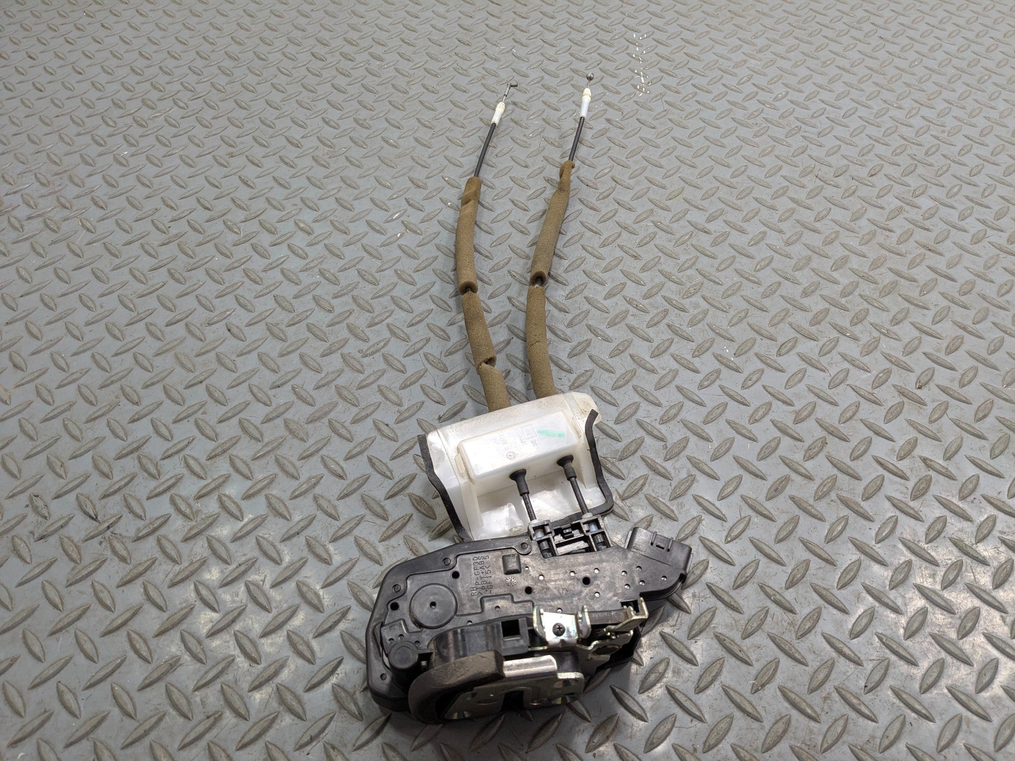 09 - 11 OEM NISSAN MAXIMA FRONT RIGHT PASSENGER SIDE DOOR LATCH LOCK ACTUATOR