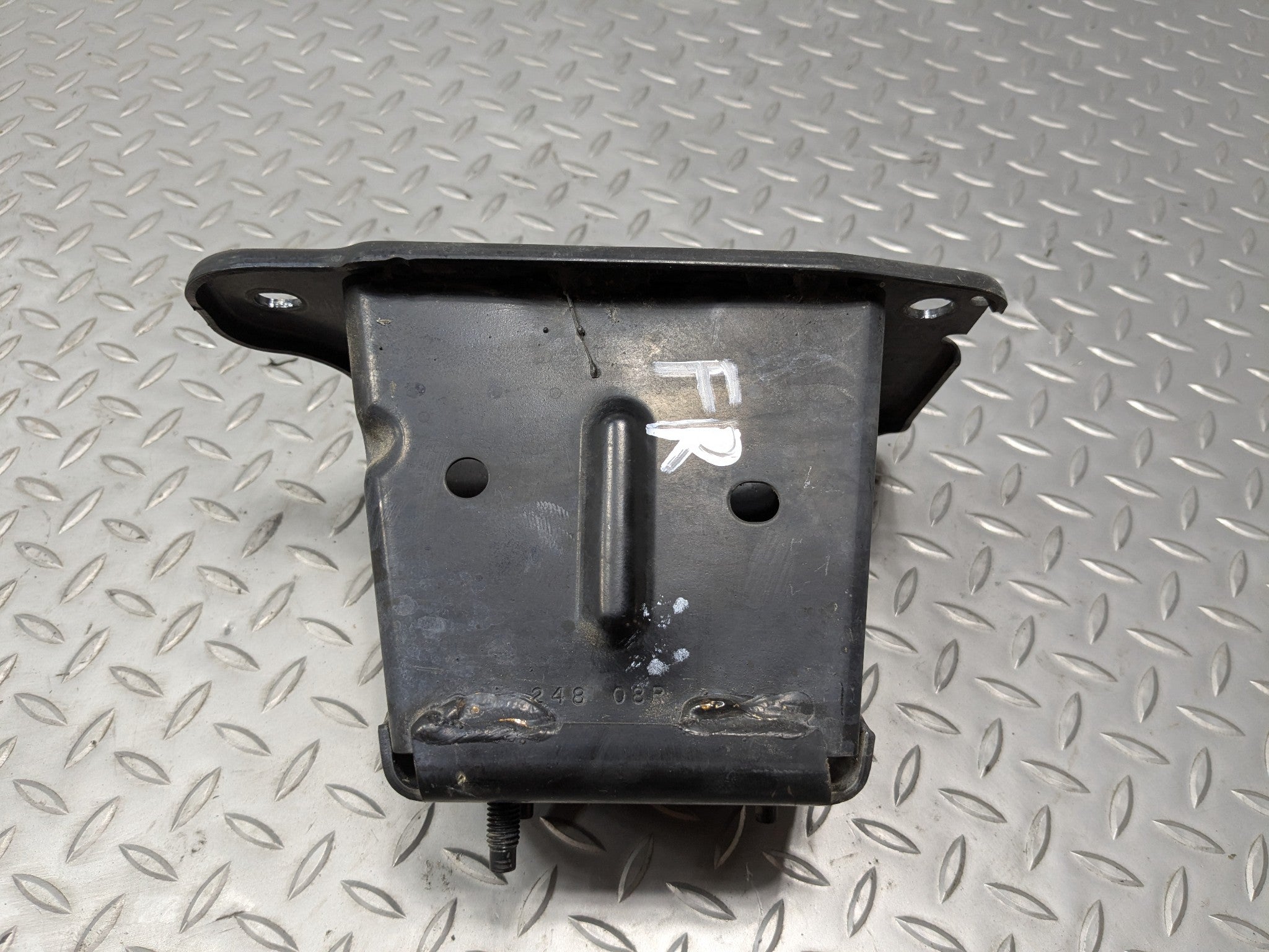 2009 - 2011 OEM NISSAN MAXIMA FRONT RIGHT SIDE BUMPER REINFORCEMENT BRACKET