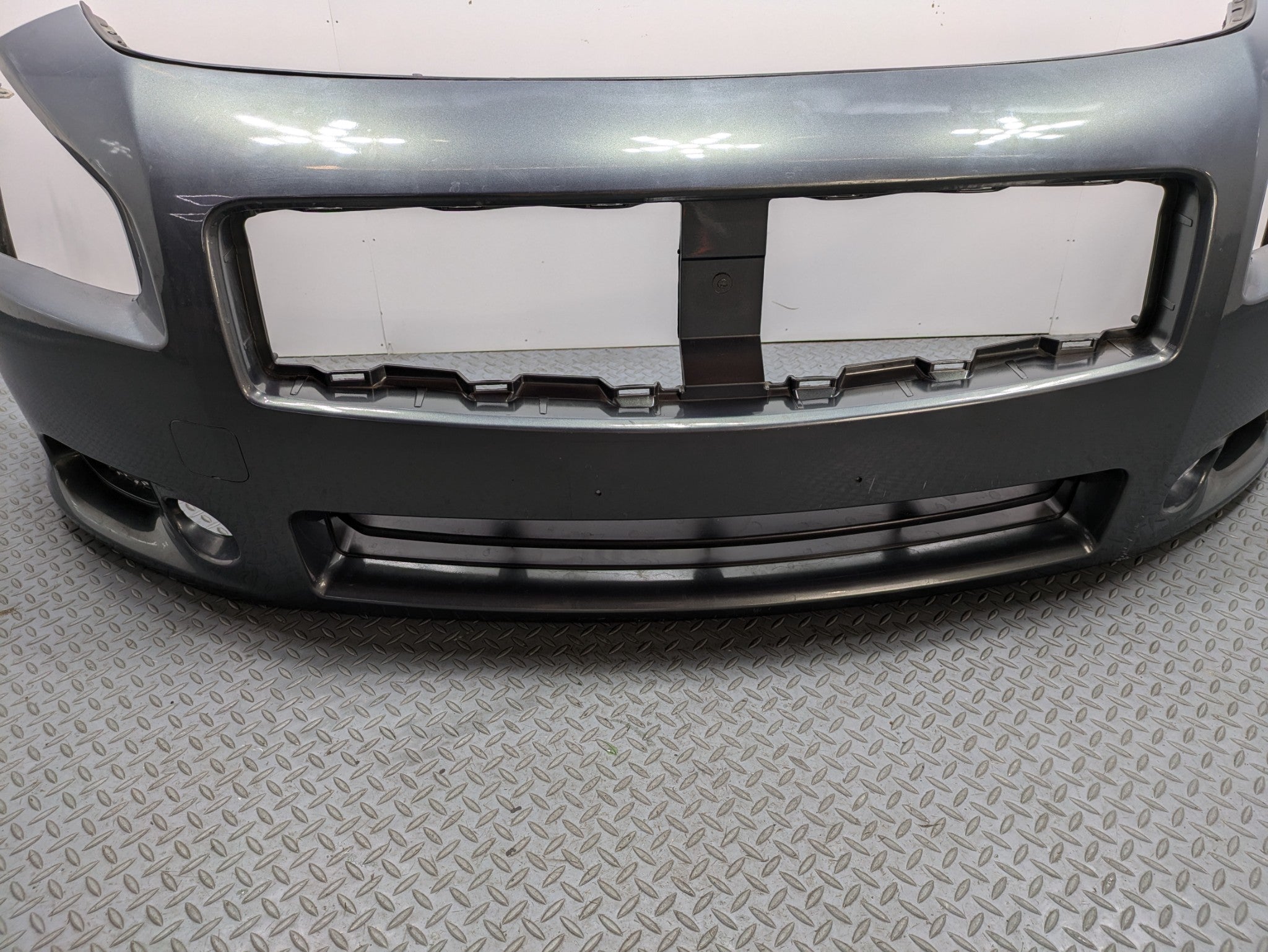 2009 - 2011 OEM NISSAN MAXIMA FRONT BUMPER COVER PANEL ASSEMBLY METALLIC GRAY