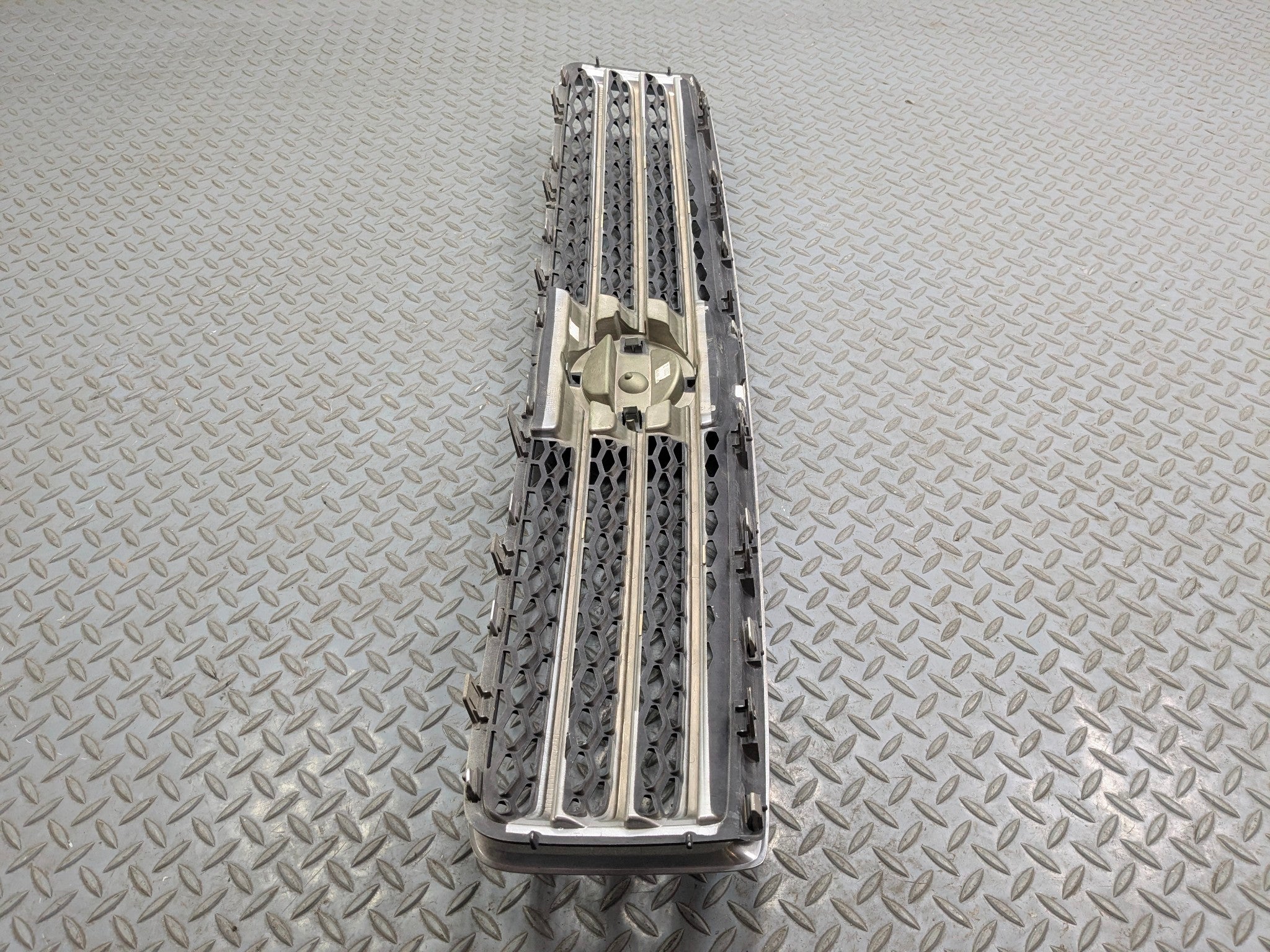 09 - 11 OEM NISSAN MAXIMA FRONT UPPER BUMPER BRIGHT CHROME GRILLE WITH EMBLEM