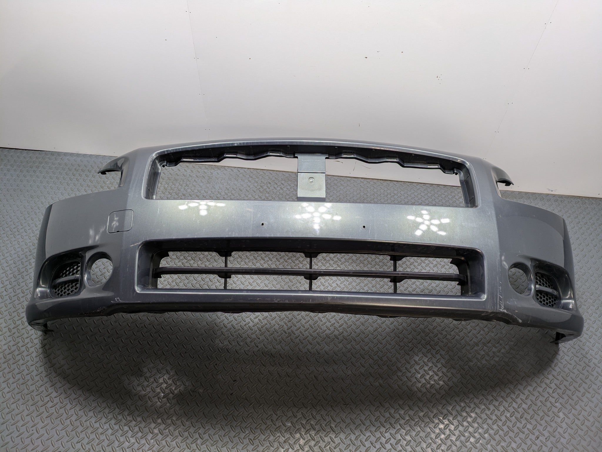 2009 - 2011 OEM NISSAN MAXIMA FRONT BUMPER COVER PANEL ASSEMBLY METALLIC GRAY