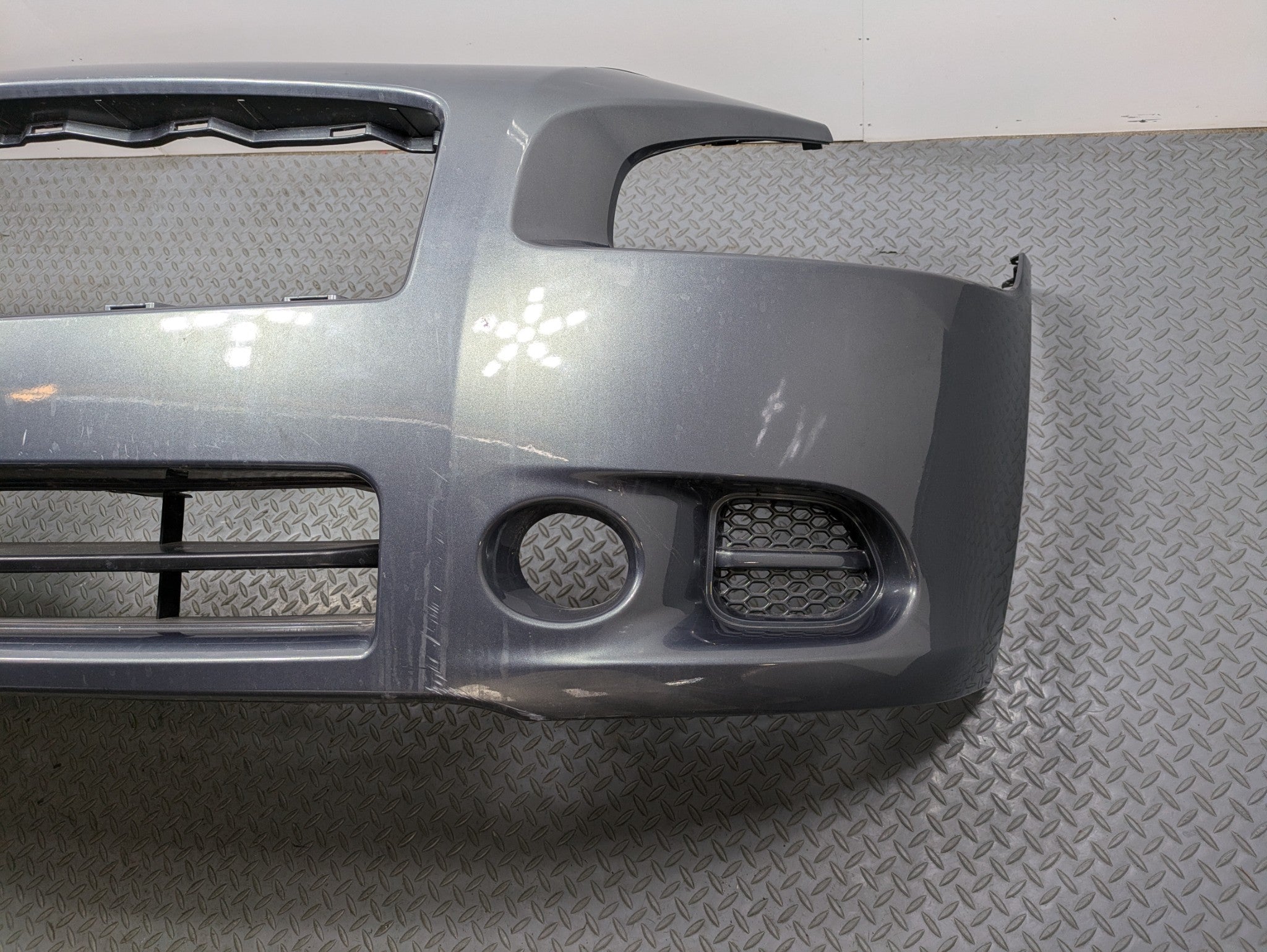 2009 - 2011 OEM NISSAN MAXIMA FRONT BUMPER COVER PANEL ASSEMBLY METALLIC GRAY