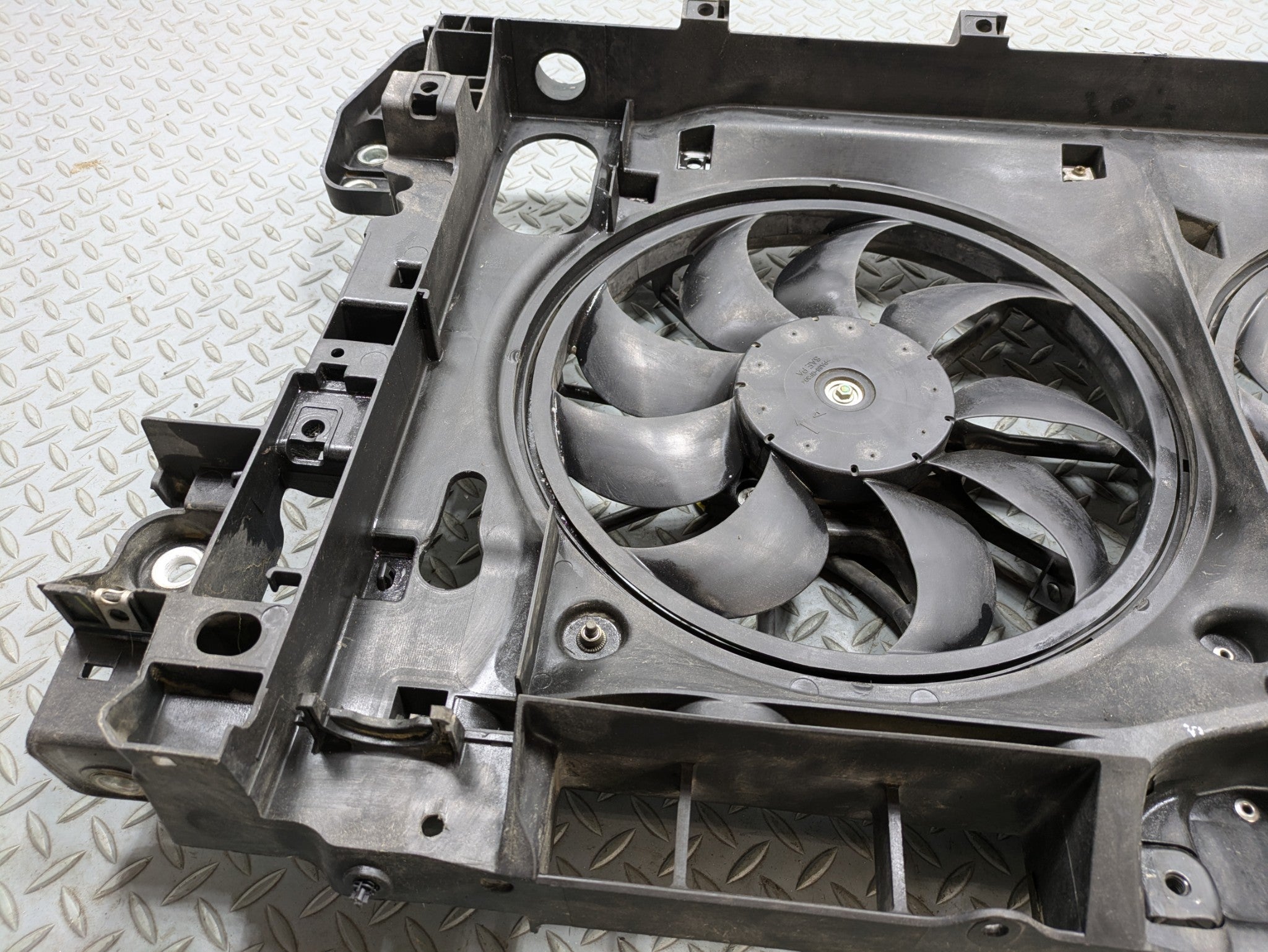 09 - 11 OEM NISSAN MAXIMA DUAL RADIATOR ELECTRIC COOLING FAN WITH SHROUD PANEL