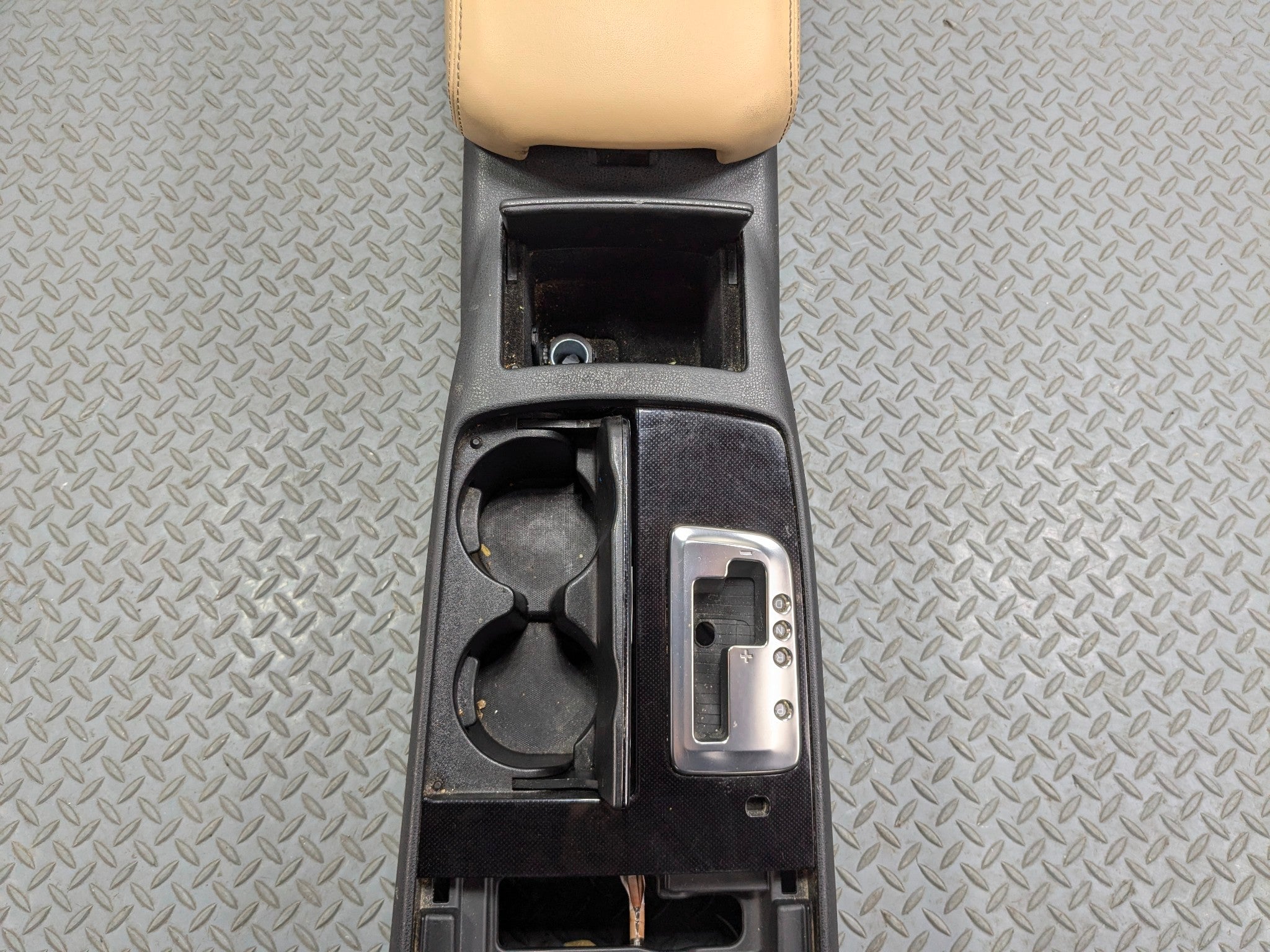 2009 - 2011 OEM NISSAN MAXIMA CENTER CONSOLE ARMREST LID STORAGE COMPARTMENT