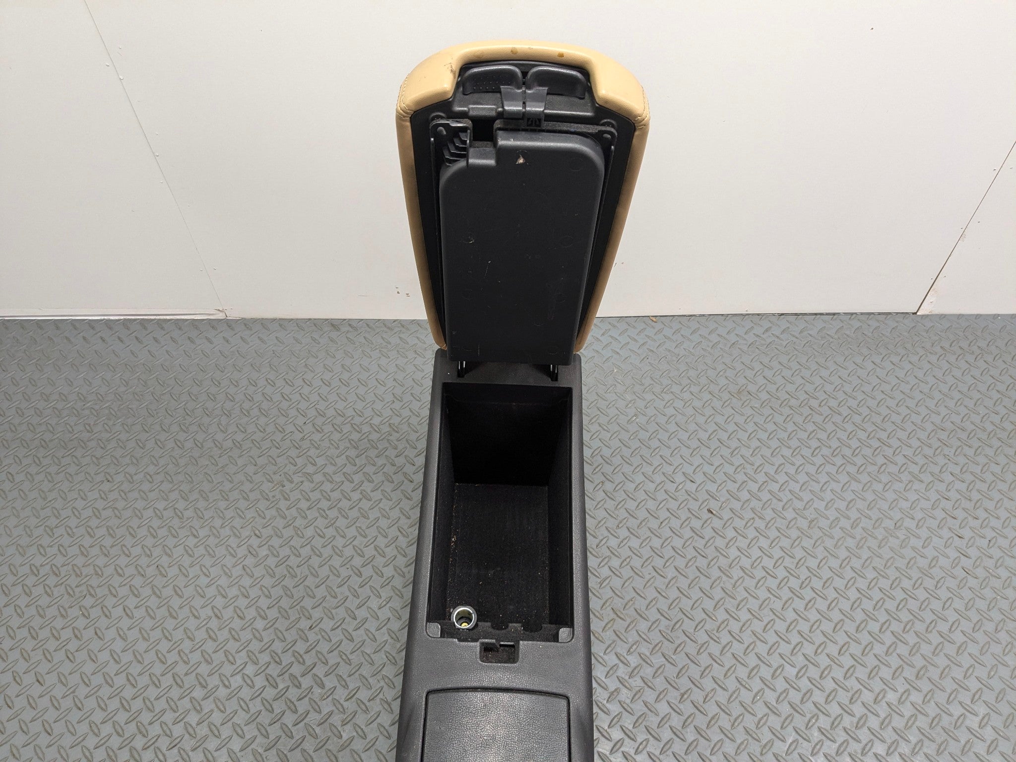 2009 - 2011 OEM NISSAN MAXIMA CENTER CONSOLE ARMREST LID STORAGE COMPARTMENT