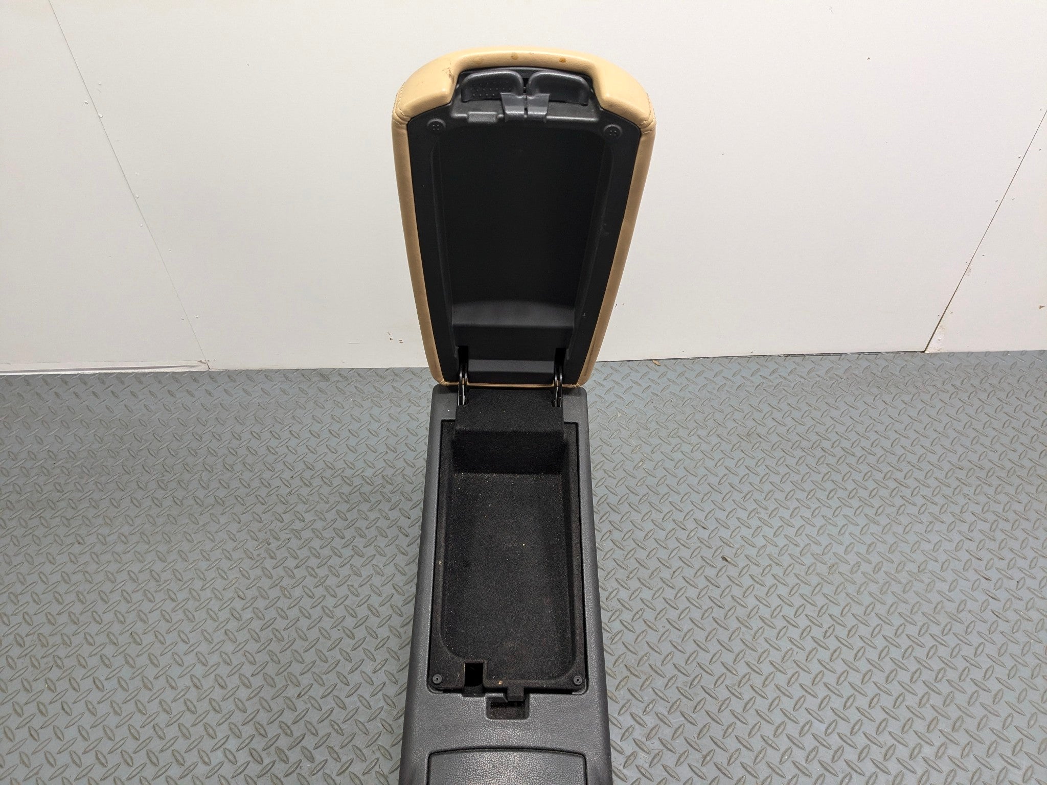2009 - 2011 OEM NISSAN MAXIMA CENTER CONSOLE ARMREST LID STORAGE COMPARTMENT