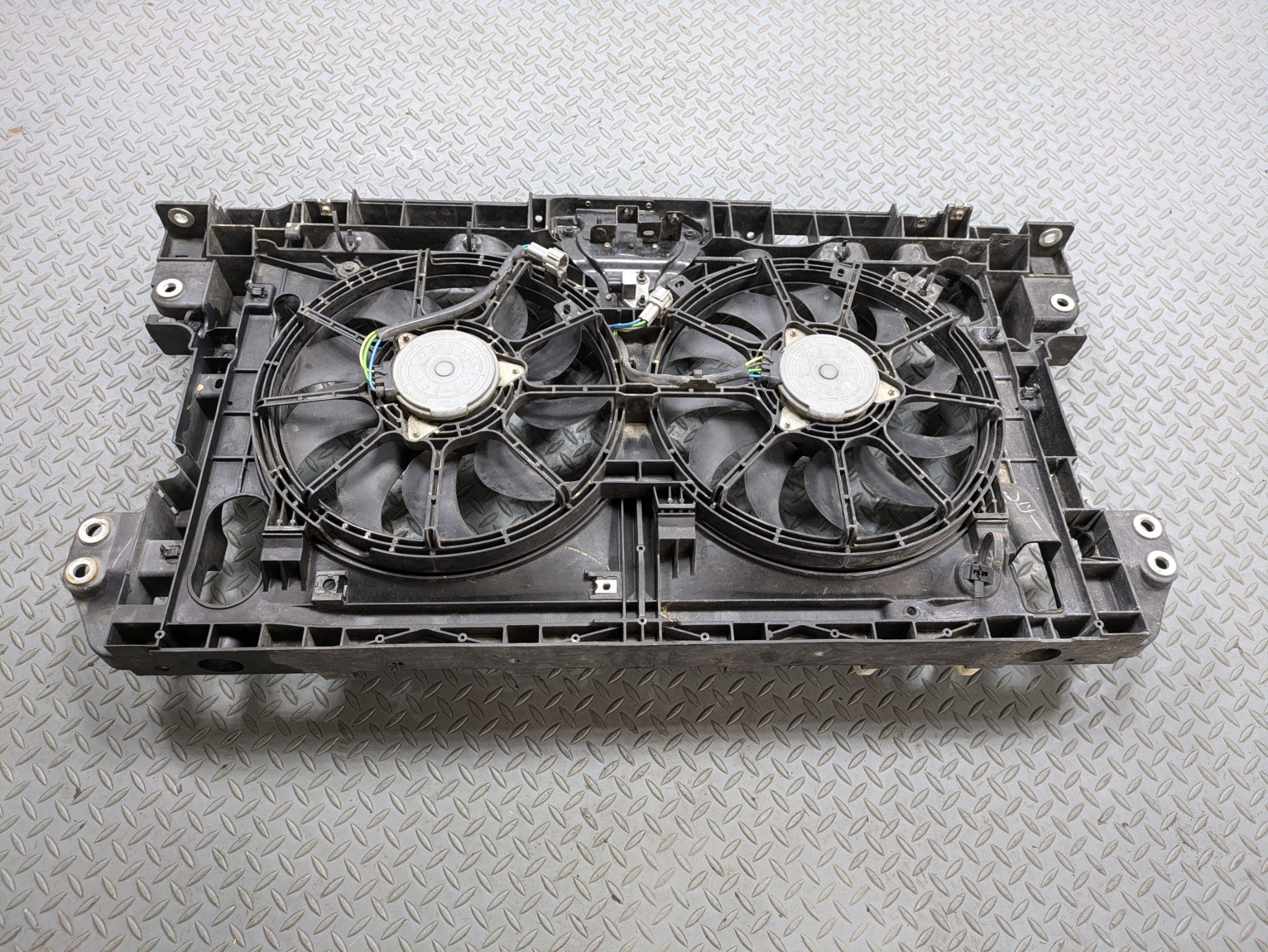 09 - 11 OEM NISSAN MAXIMA DUAL RADIATOR ELECTRIC COOLING FAN WITH SHROUD PANEL