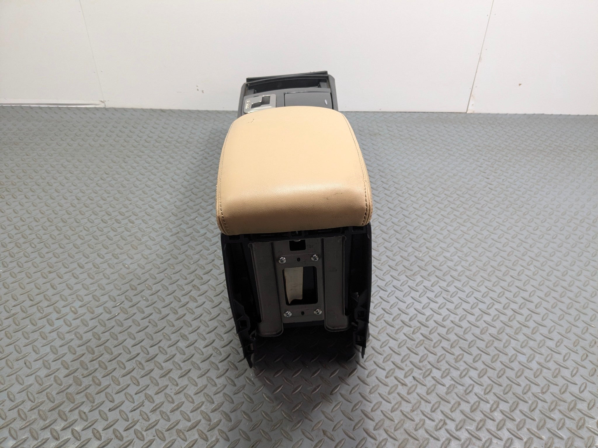2009 - 2011 OEM NISSAN MAXIMA CENTER CONSOLE ARMREST LID STORAGE COMPARTMENT