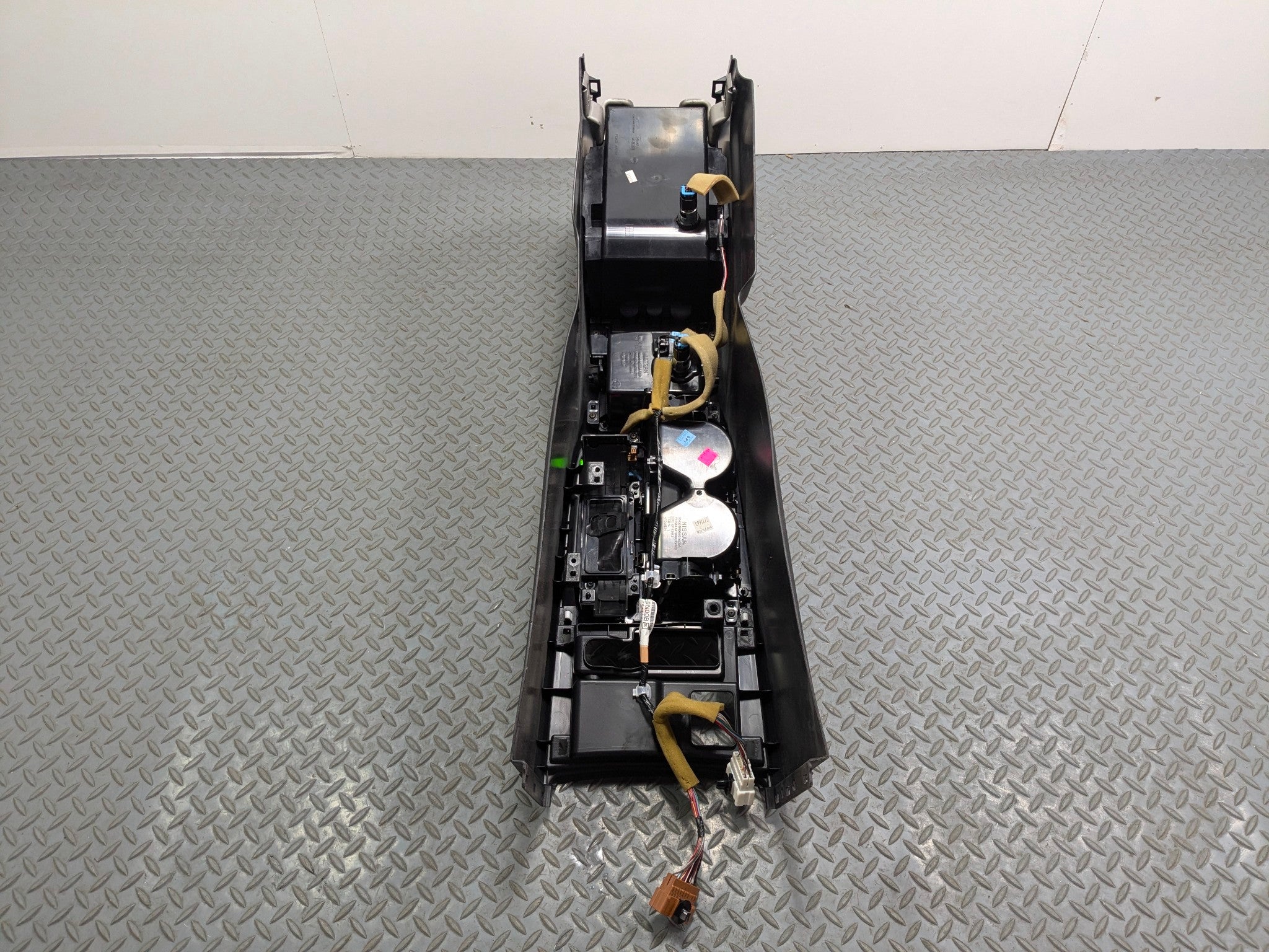 2009 - 2011 OEM NISSAN MAXIMA CENTER CONSOLE ARMREST LID STORAGE COMPARTMENT