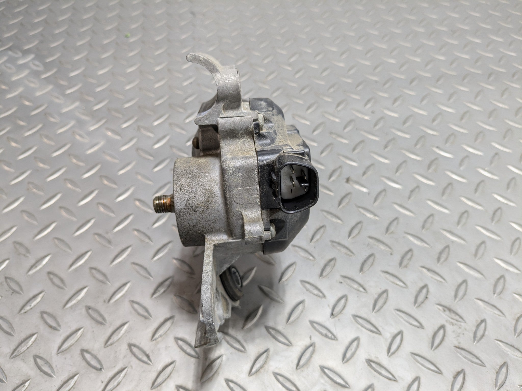 2009 - 2011 OEM NISSAN MAXIMA FRONT WINDSHIELD WIPER MOTOR ASSEMBLY