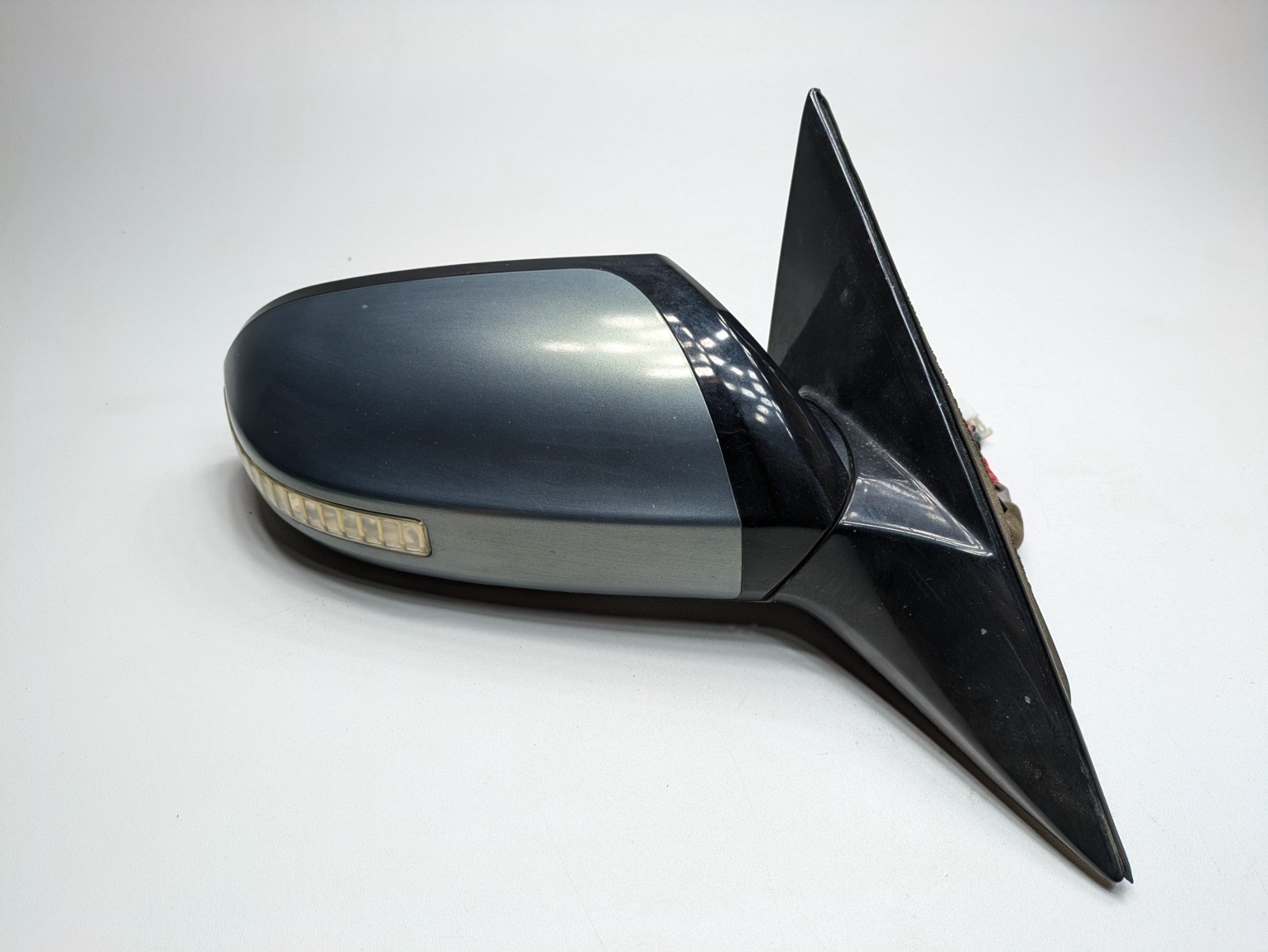 09 - 11 OEM NISSAN MAXIMA FRONT RIGHT SIDE VIEW DOOR MIRROR WITH TURN INDICATOR