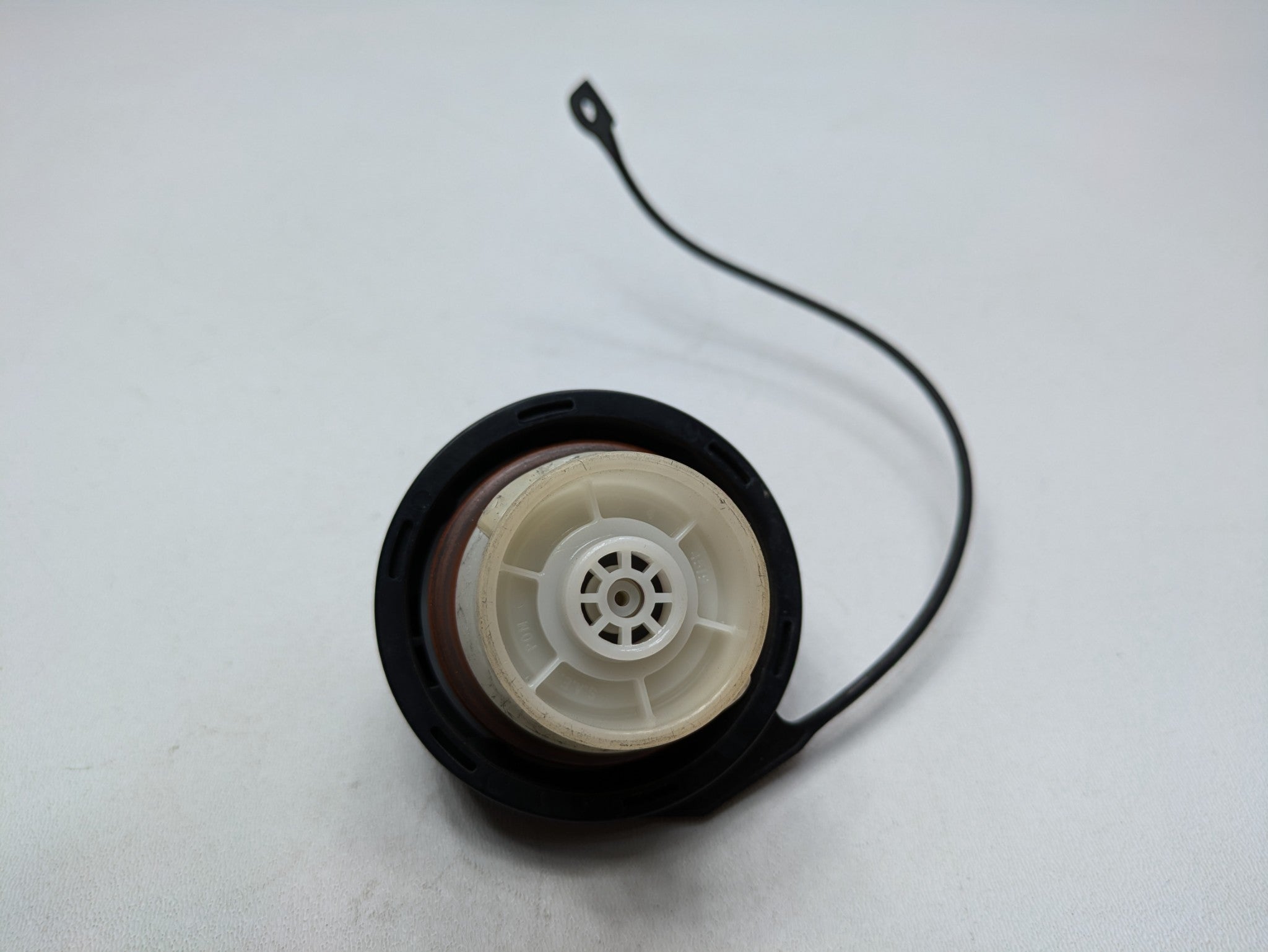 2009 - 2011 OEM NISSAN MAXIMA FUEL GAS TANK DOOR LID FILLER CAP