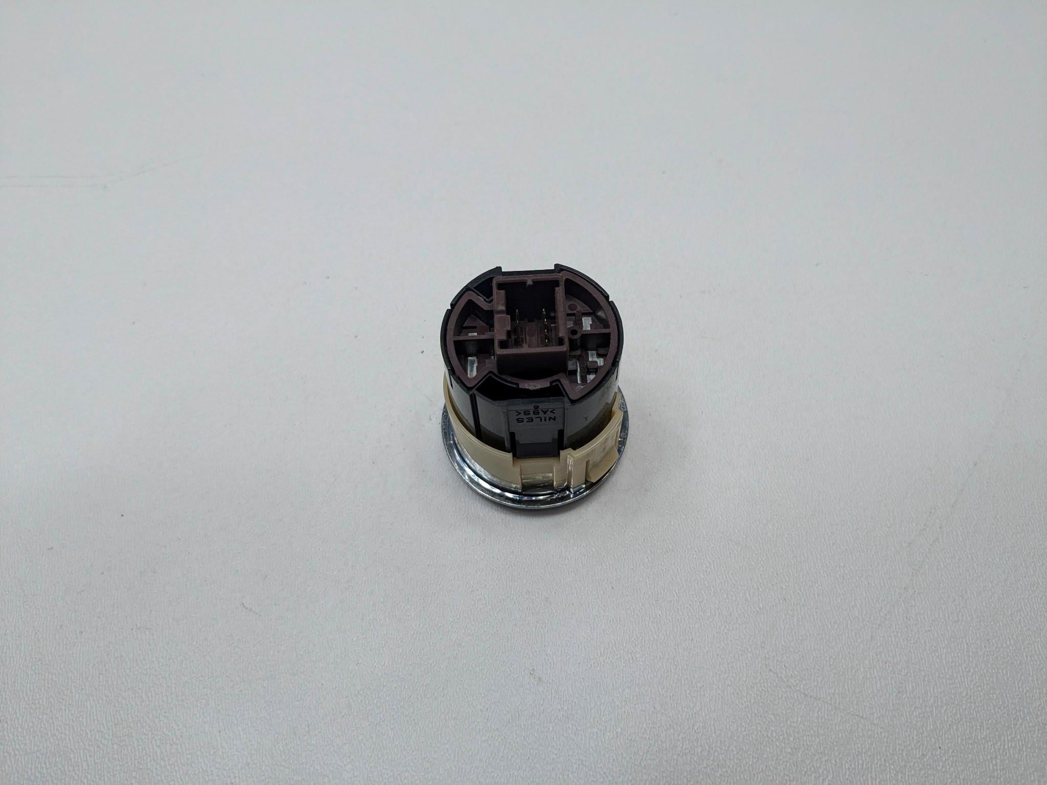 2009 - 2011 OEM NISSAN MAXIMA AT IGNITION SWITCH PUSH BUTTON START AND STOP CVT