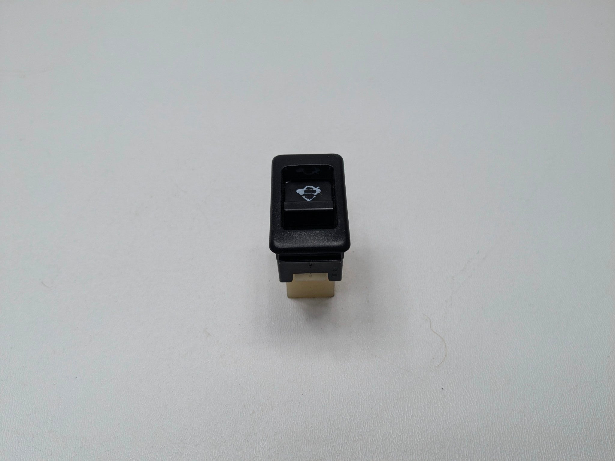 2009 - 2011 OEM NISSAN MAXIMA TRUNK LID OPEN RELEASE CONTROL SWITCH BUTTON