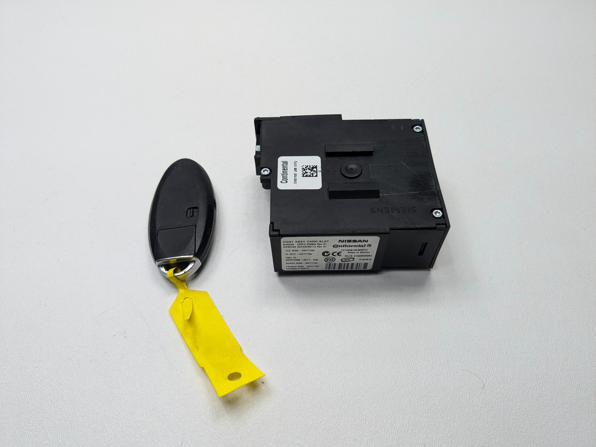 2009 - 2011 OEM NISSAN MAXIMA SMART KEY CONTROL CARD IMMOBILIZER MODULE WITH KEY