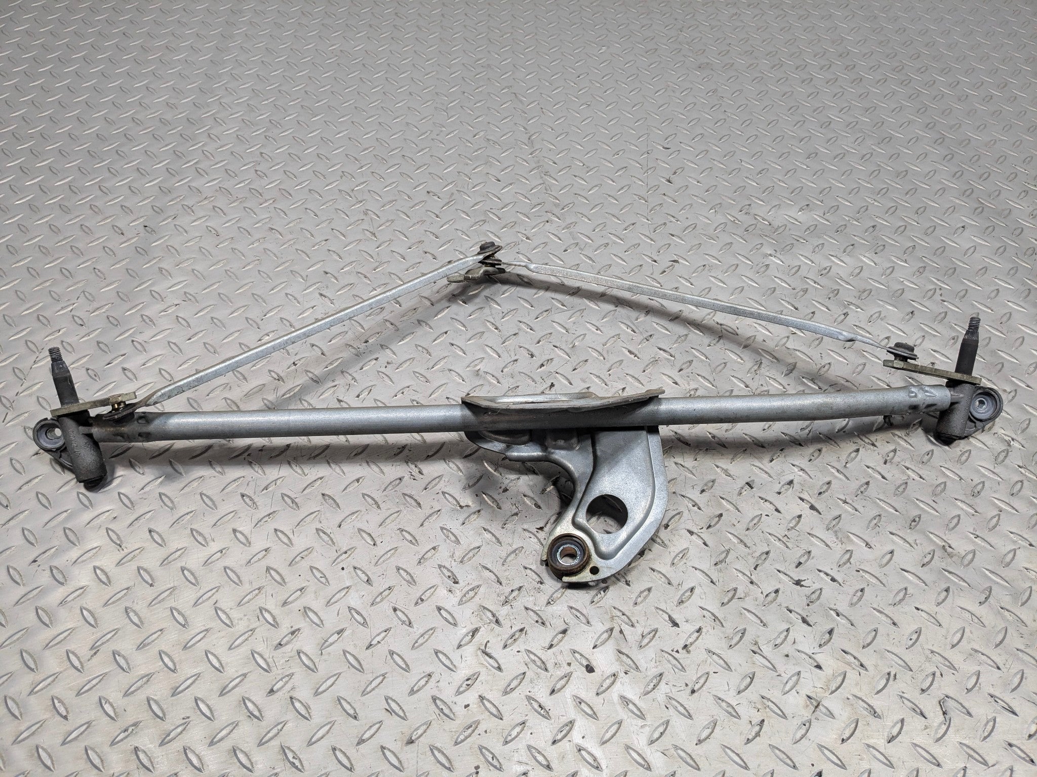 2010 - 2013 OEM MINI COOPER WINDSHIELD WIPER TRANSMISSION LINKAGE HT