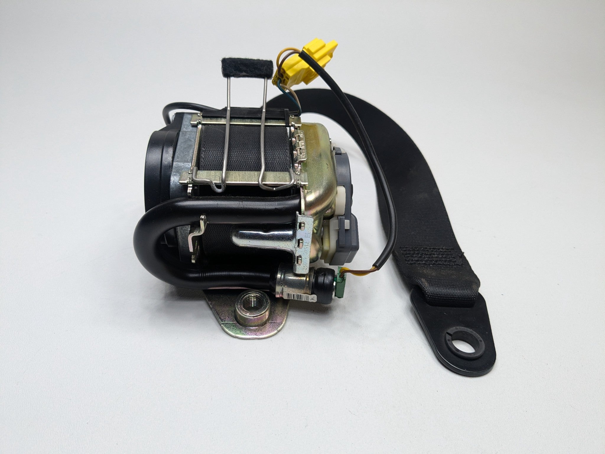 2010 - 2013 OEM MINI COOPER FRONT LEFT DRIVER SIDE SEAT BELT RETRACTOR