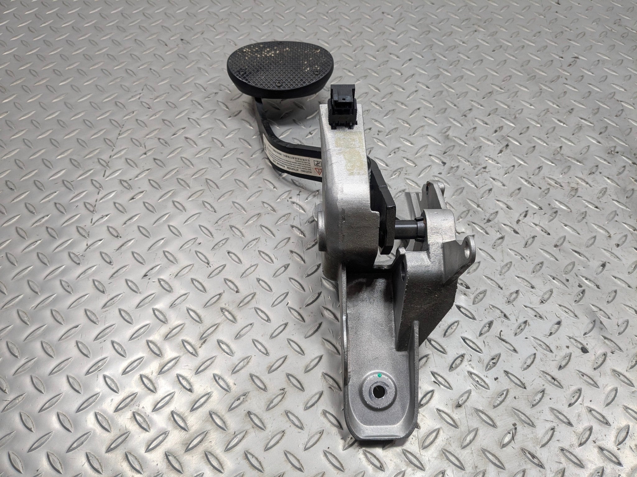 2010 - 2013 OEM MINI COOPER FOOT STOP BRAKE PEDAL WITH BRACKET ASSEMBLY