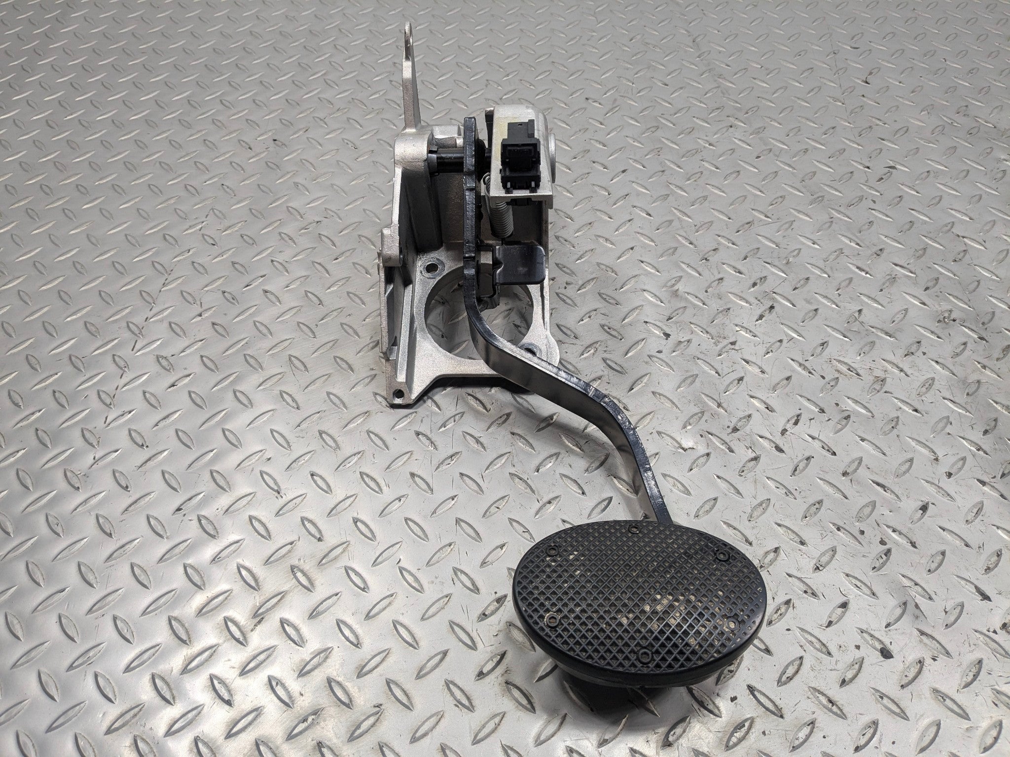 2010 - 2013 OEM MINI COOPER FOOT STOP BRAKE PEDAL WITH BRACKET ASSEMBLY