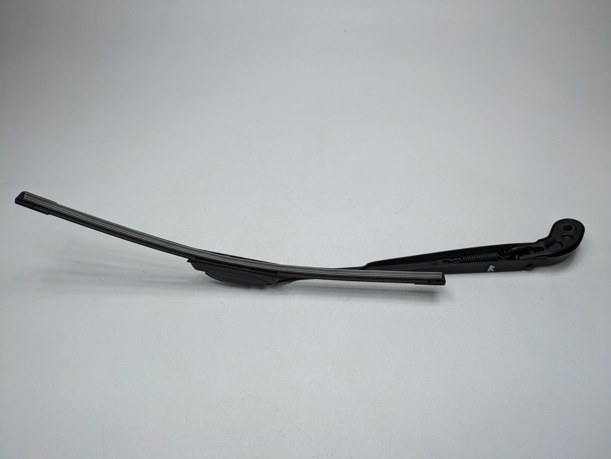 2010 - 2013 OEM MINI COOPER FRONT RIGHT SIDE WINDSHIELD WIPER ARM WITH BLADE