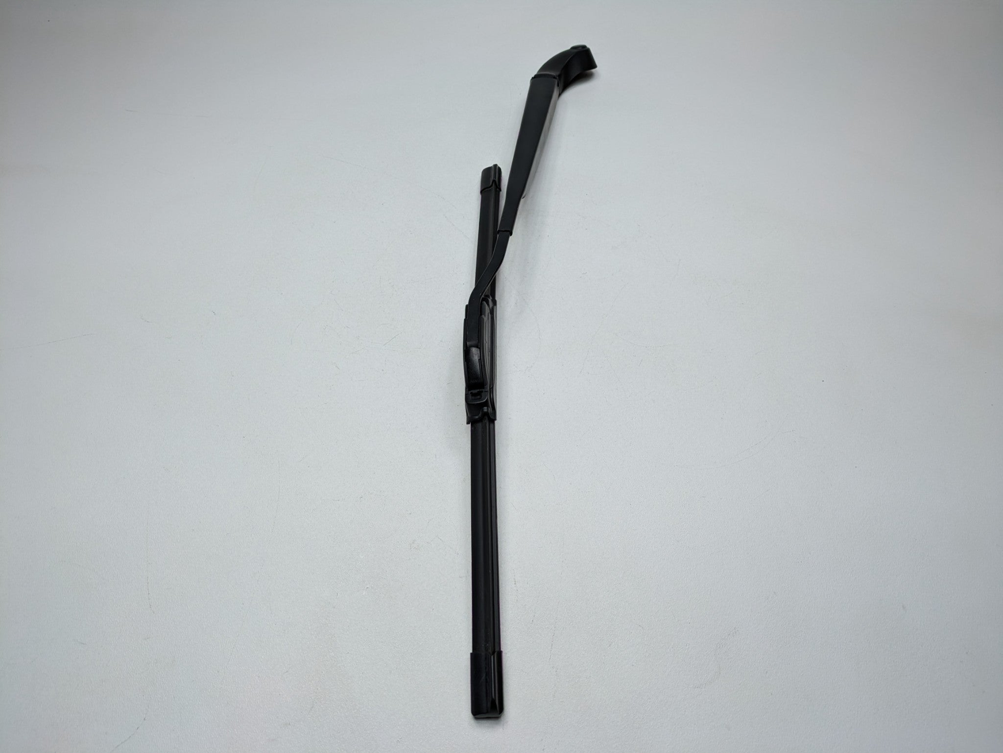2010 - 2013 OEM MINI COOPER FRONT RIGHT SIDE WINDSHIELD WIPER ARM WITH BLADE