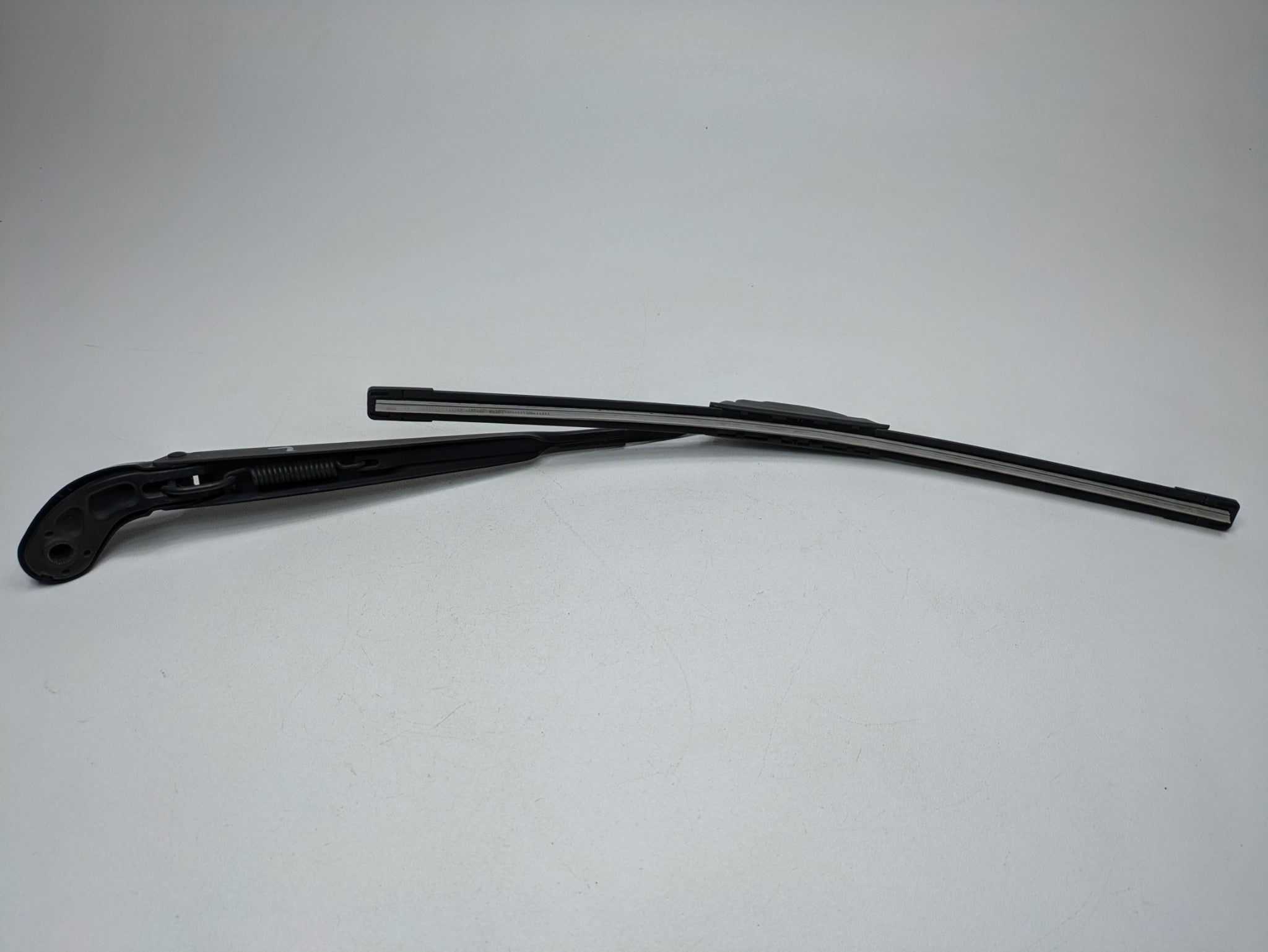 2010 - 2013 OEM MINI COOPER FRONT LEFT SIDE WINDSHIELD WIPER ARM WITH BLADE