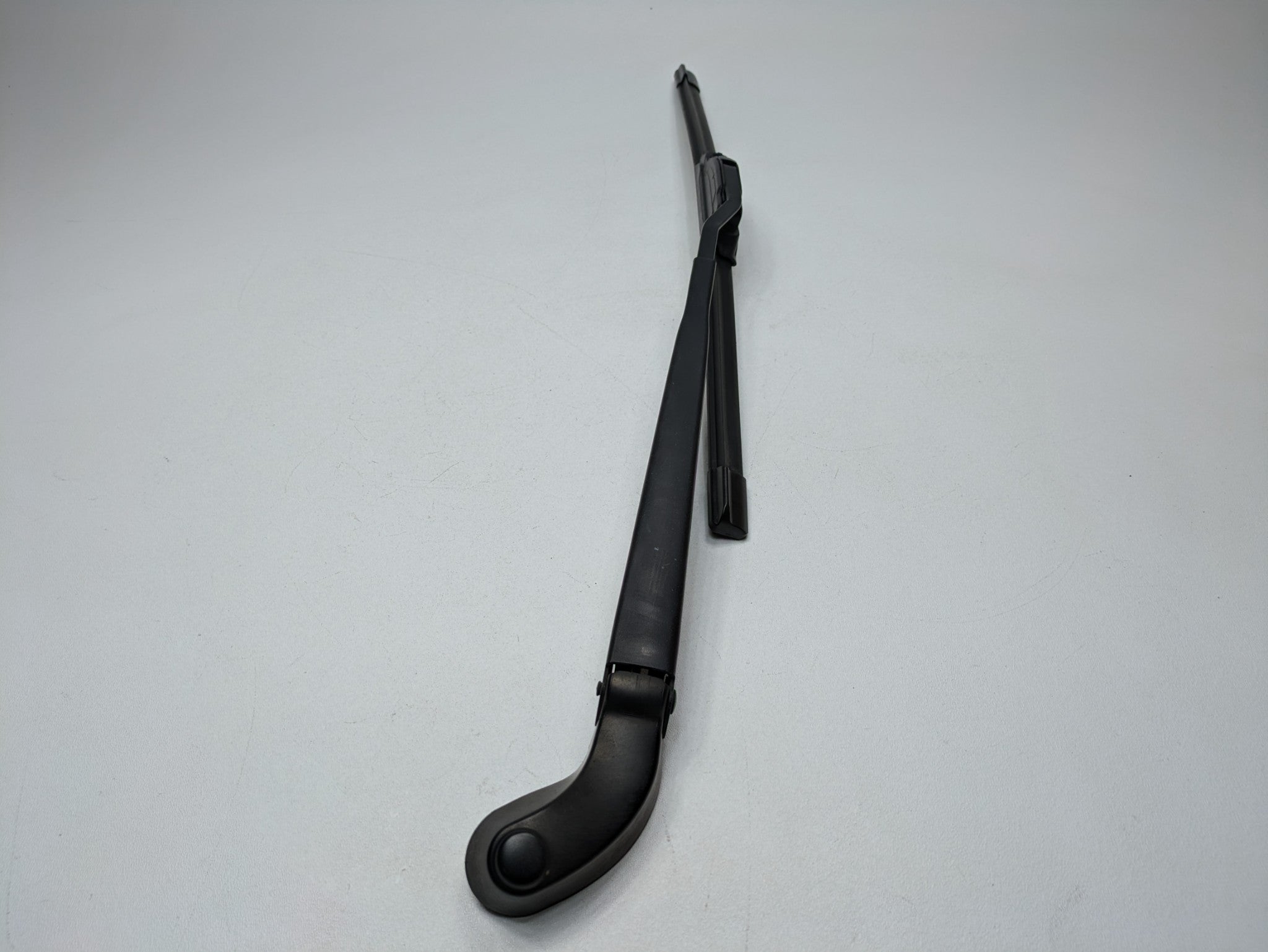 2010 - 2013 OEM MINI COOPER FRONT LEFT SIDE WINDSHIELD WIPER ARM WITH BLADE