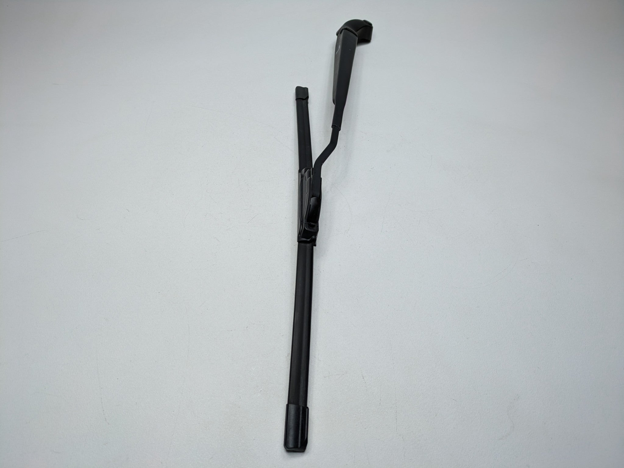 2010 - 2013 OEM MINI COOPER FRONT LEFT SIDE WINDSHIELD WIPER ARM WITH BLADE