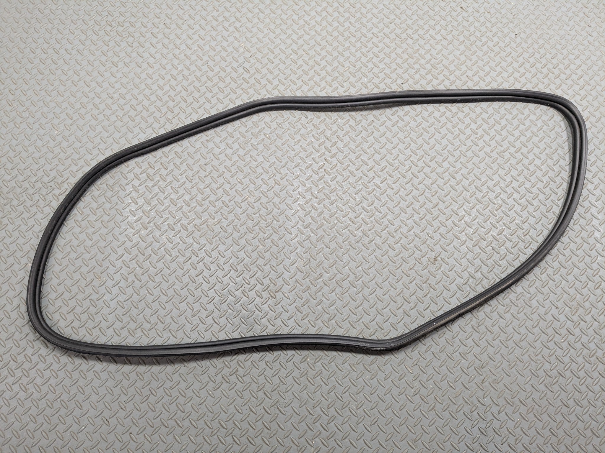 2010 - 2013 OEM MINI COOPER REAR TRUNK DOOR SEAL WEATHER STRIPING RUBBER