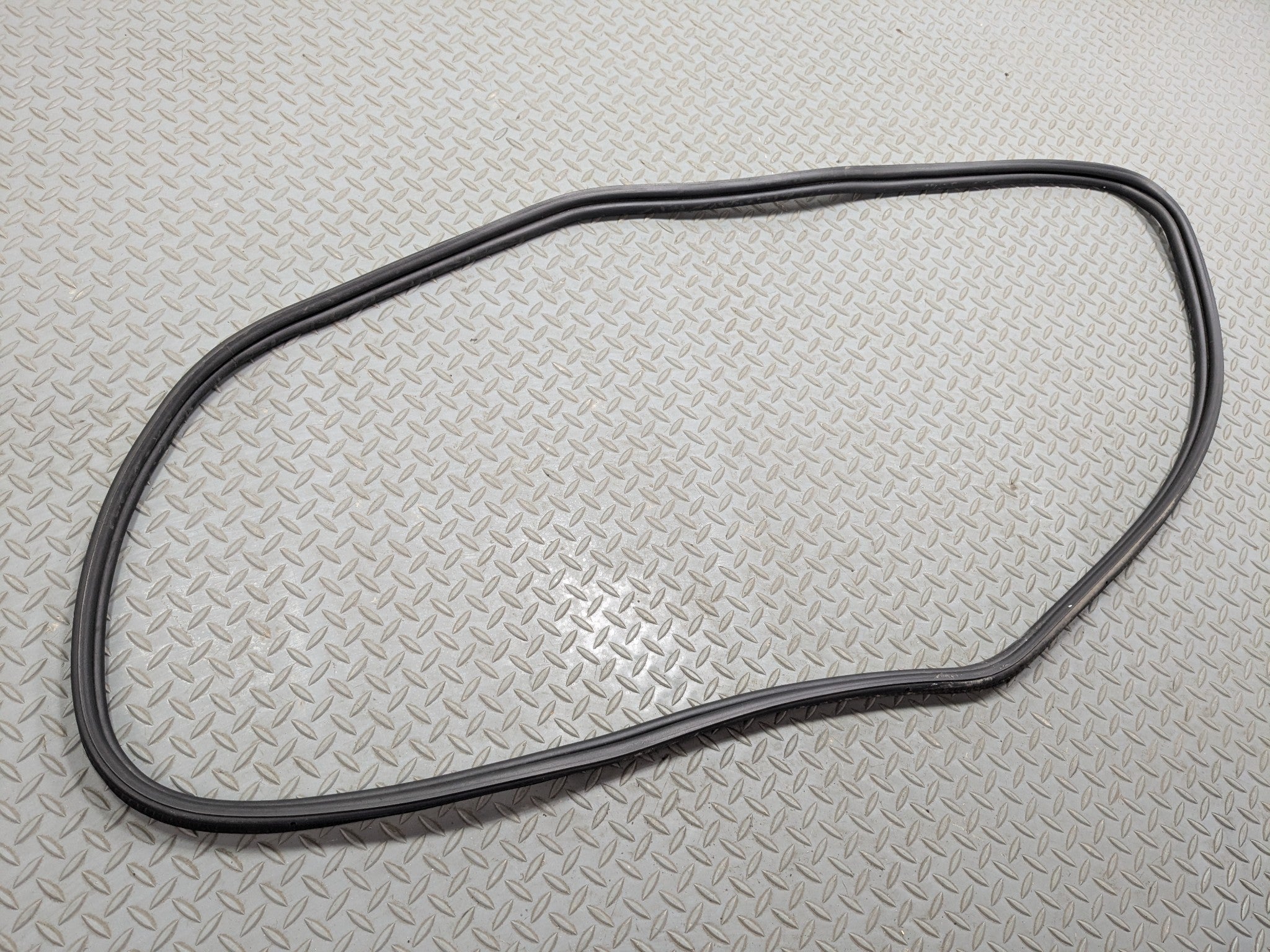 2010 - 2013 OEM MINI COOPER REAR TRUNK DOOR SEAL WEATHER STRIPING RUBBER