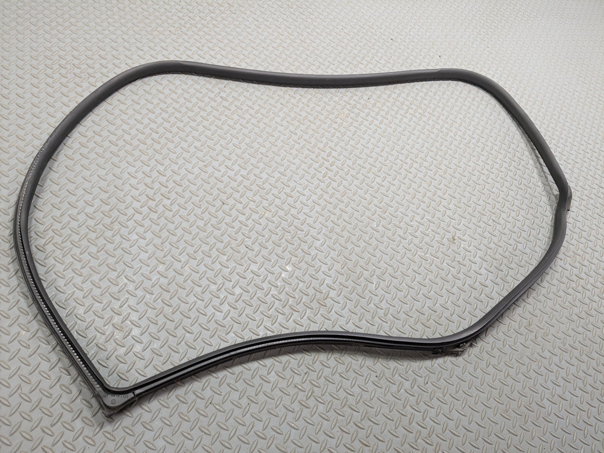 2010 - 2013 OEM MINI COOPER FRONT RIGHT SIDE DOOR SEAL WEATHER STRIPPING RUBBER