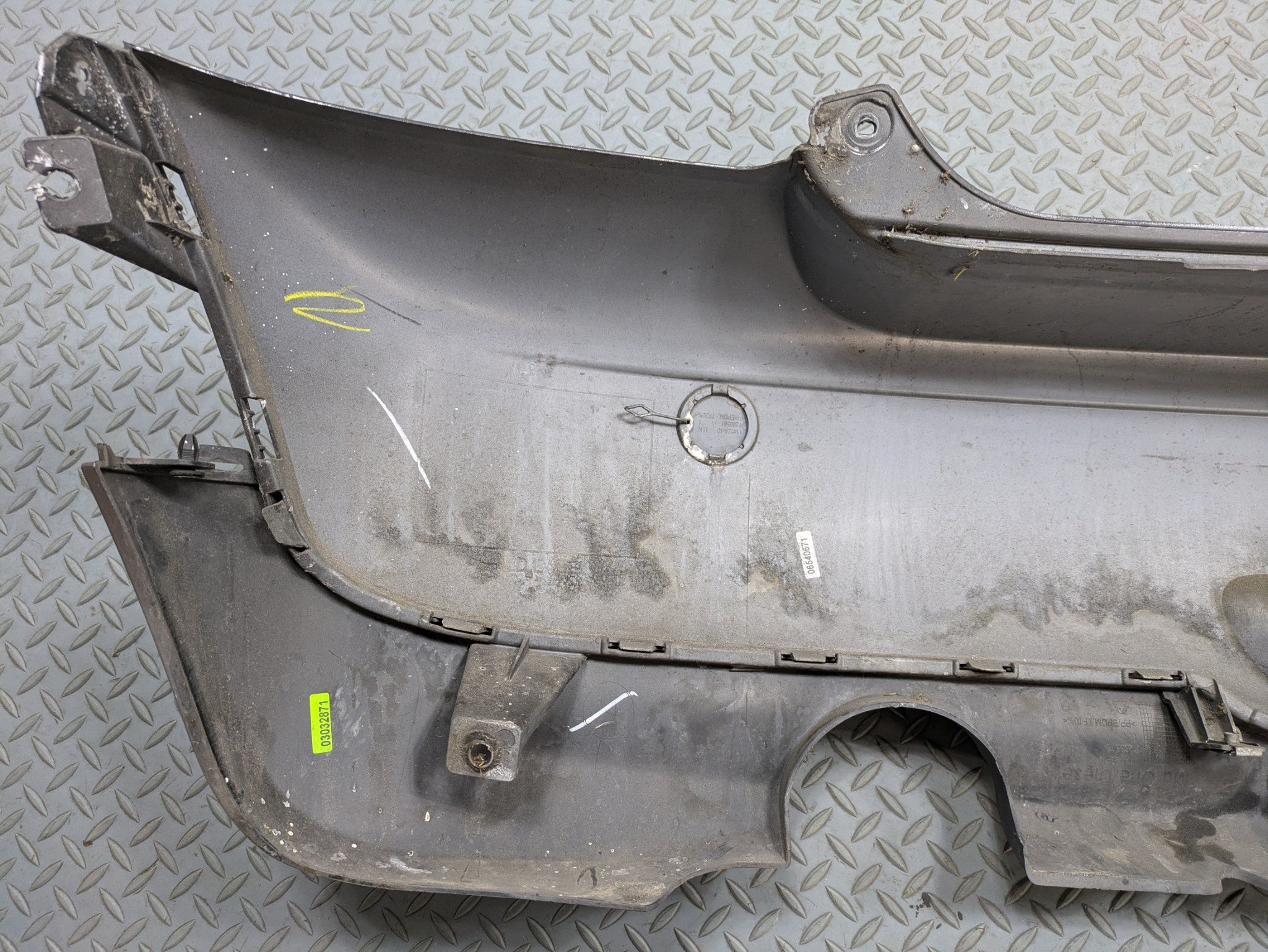 10 - 13 OEM MINI COOPER REAR LOWER BUMPER COVER PANEL ASSEMBLY MIDNIGHT BLACK