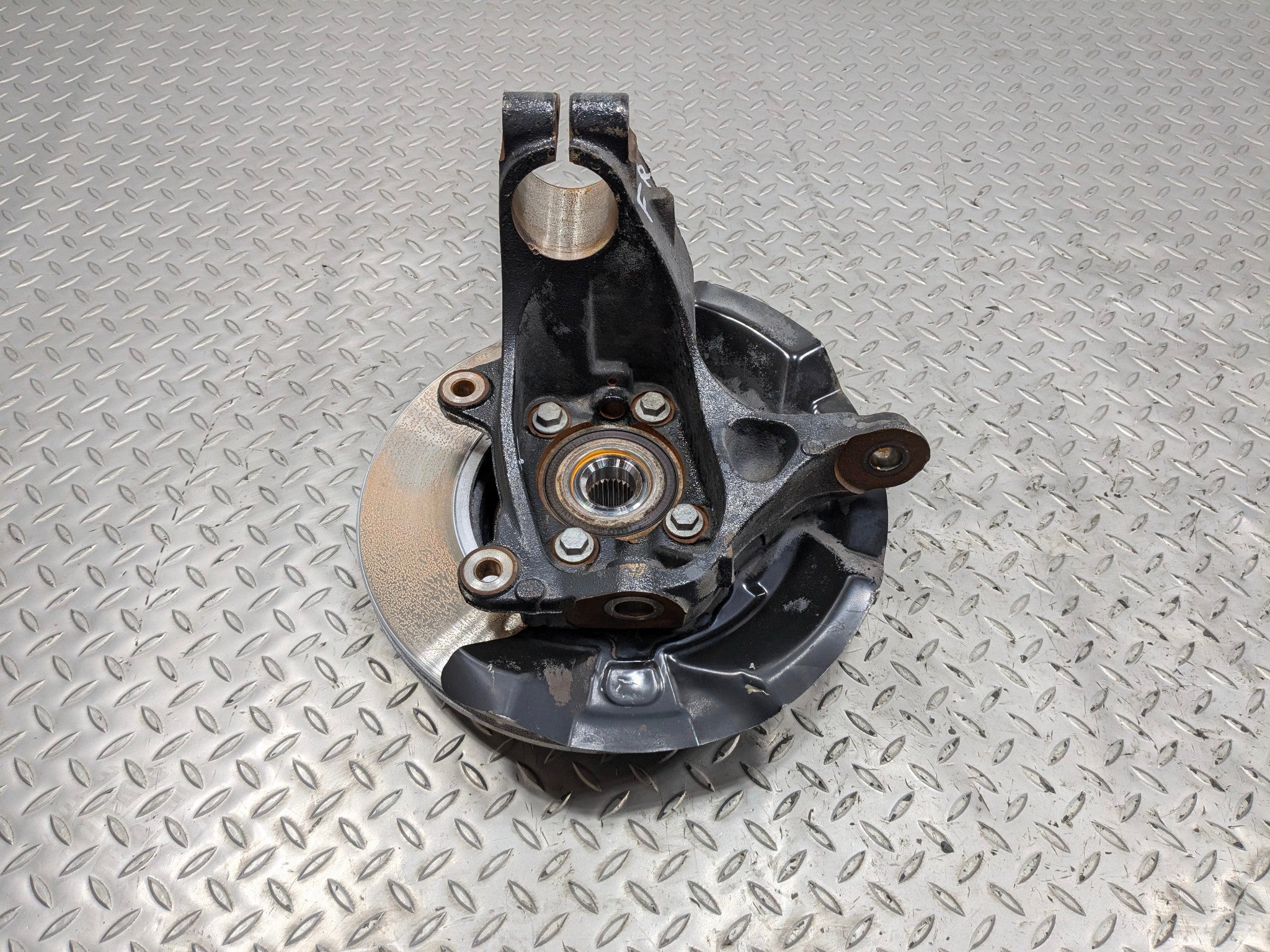 2010 - 2013 OEM MINI COOPER FRONT RIGHT PASSENGER SIDE SPINDLE KNUCKLE WHEEL HUB