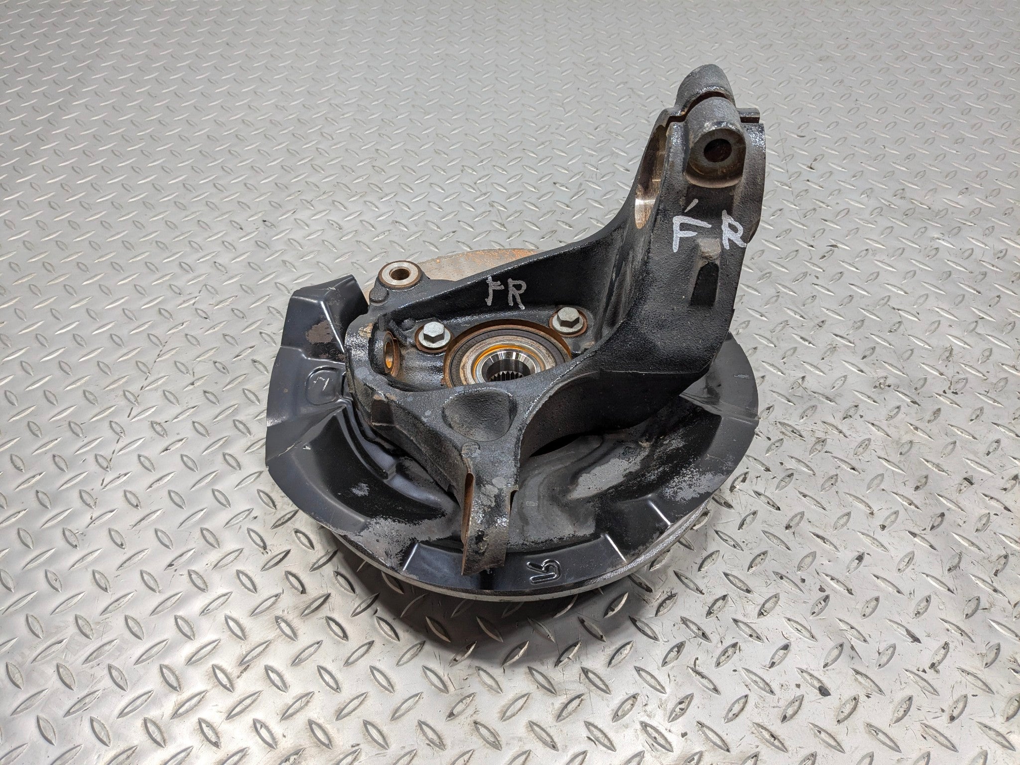 2010 - 2013 OEM MINI COOPER FRONT RIGHT PASSENGER SIDE SPINDLE KNUCKLE WHEEL HUB