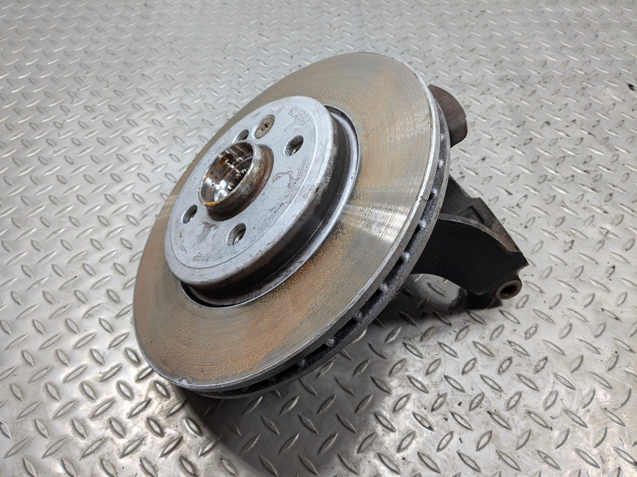 2010 - 2013 OEM MINI COOPER FRONT RIGHT PASSENGER SIDE SPINDLE KNUCKLE WHEEL HUB