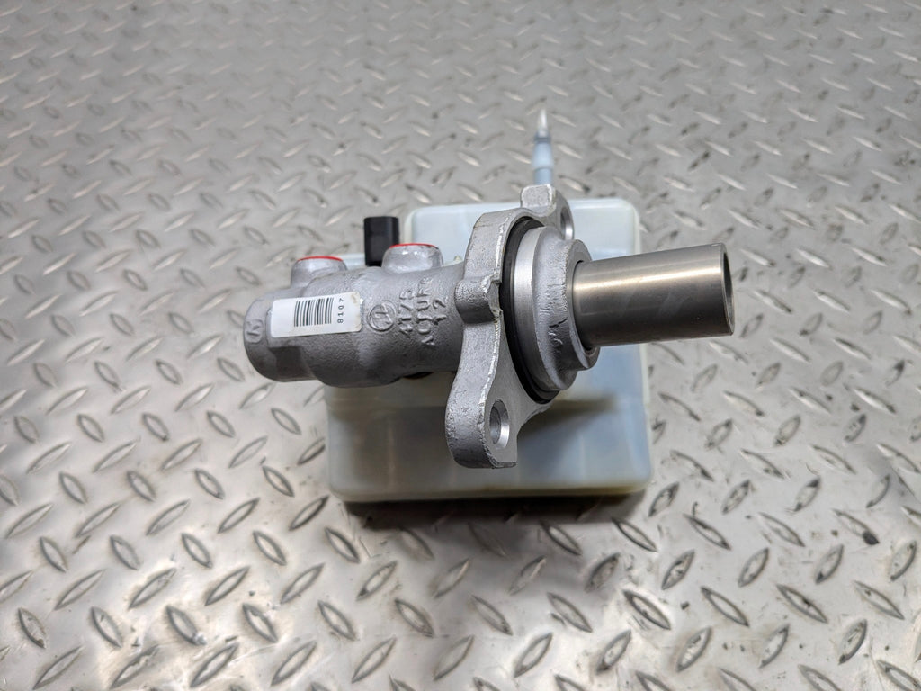 2010 - 2013 OEM MINI COOPER BRAKE MASTER CYLINDER WITH RESERVOIR ASSEMBLY