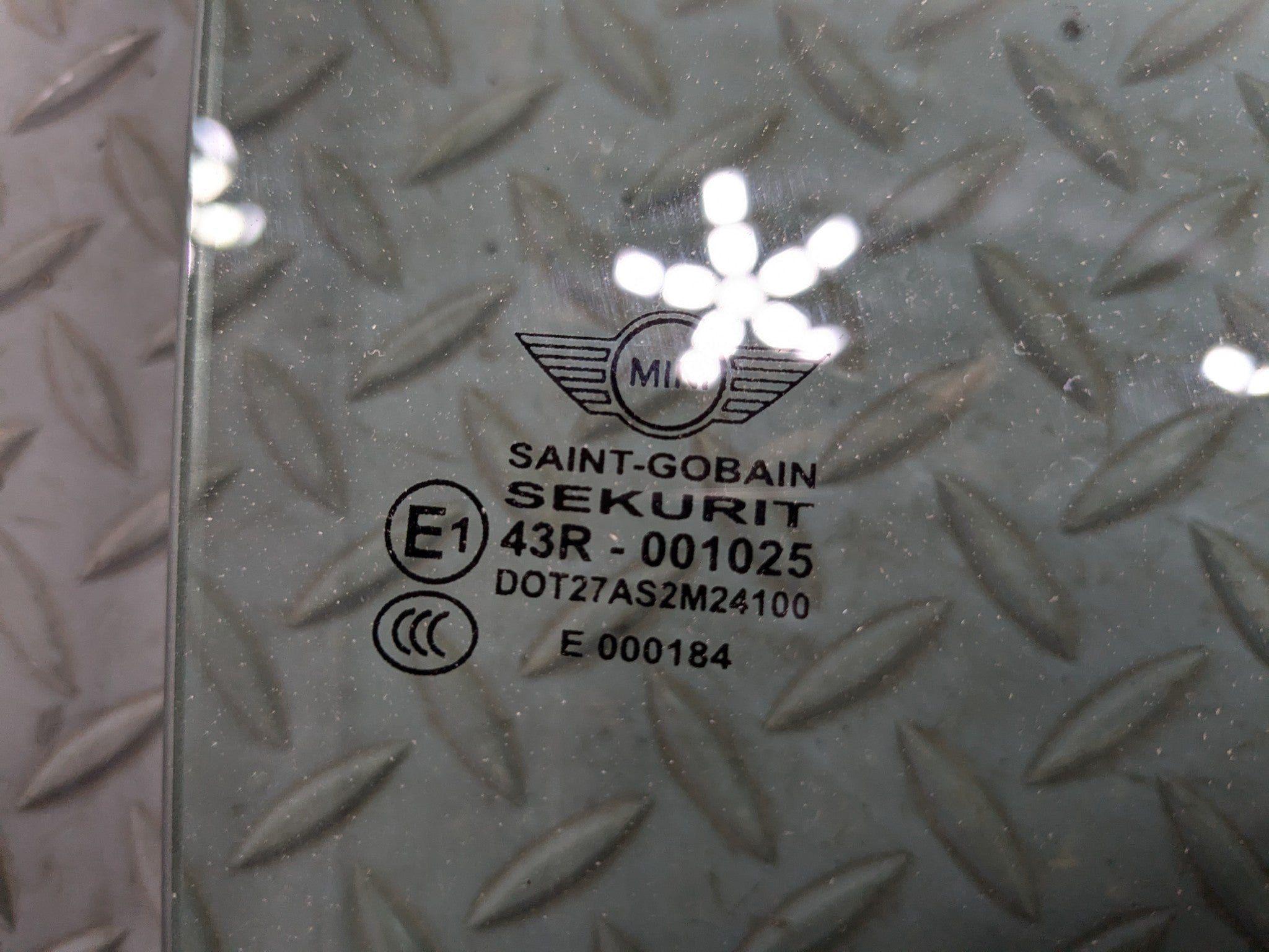 2010 - 2013 OEM MINI COOPER FRONT RIGHT PASSENGER SIDE DOOR WINDOW GLASS