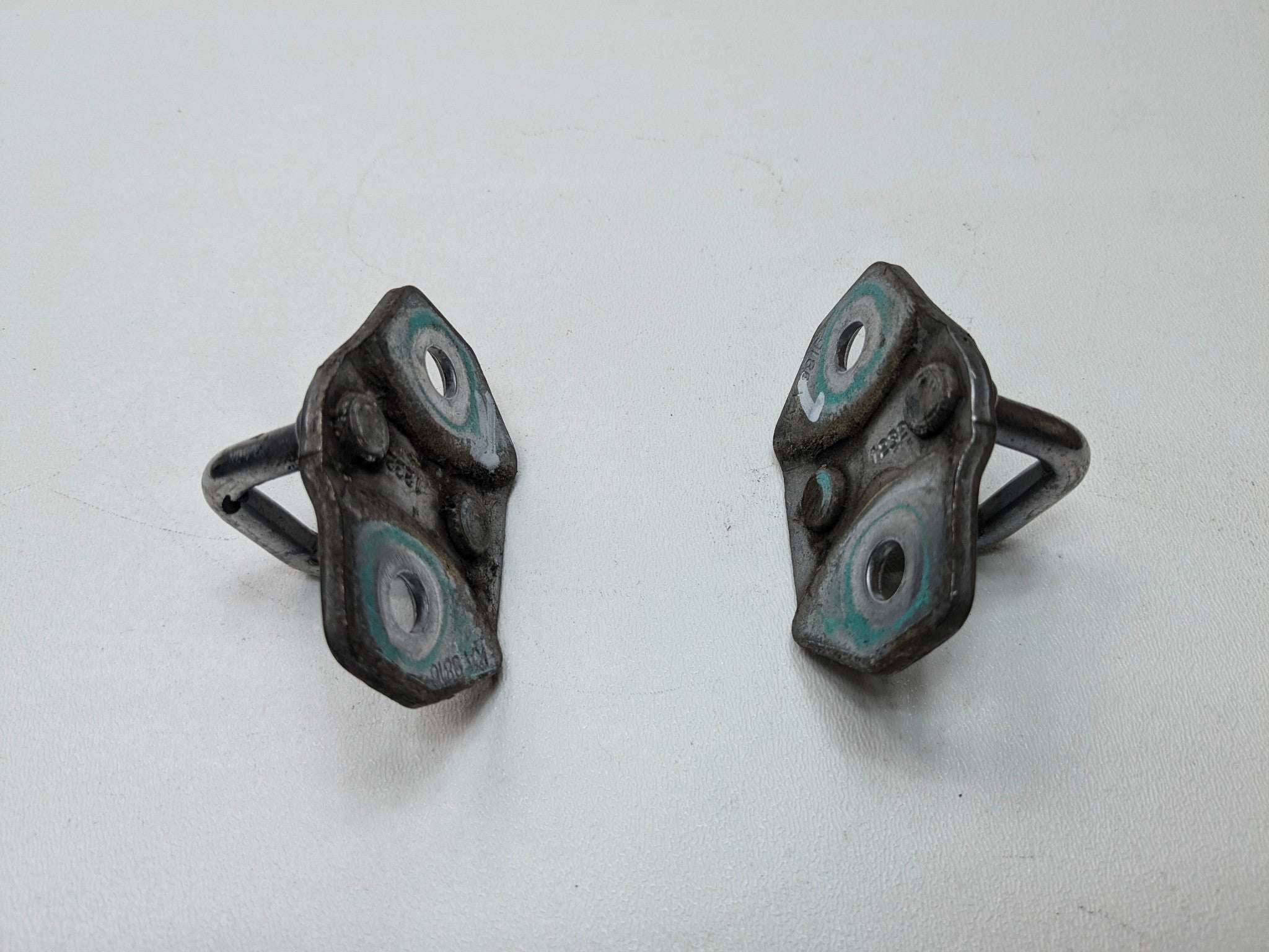 10 - 13 OEM MINI COOPER LEFT AND RIGHT SIDE DOOR LOCK LATCH STRIKER PLATE SET