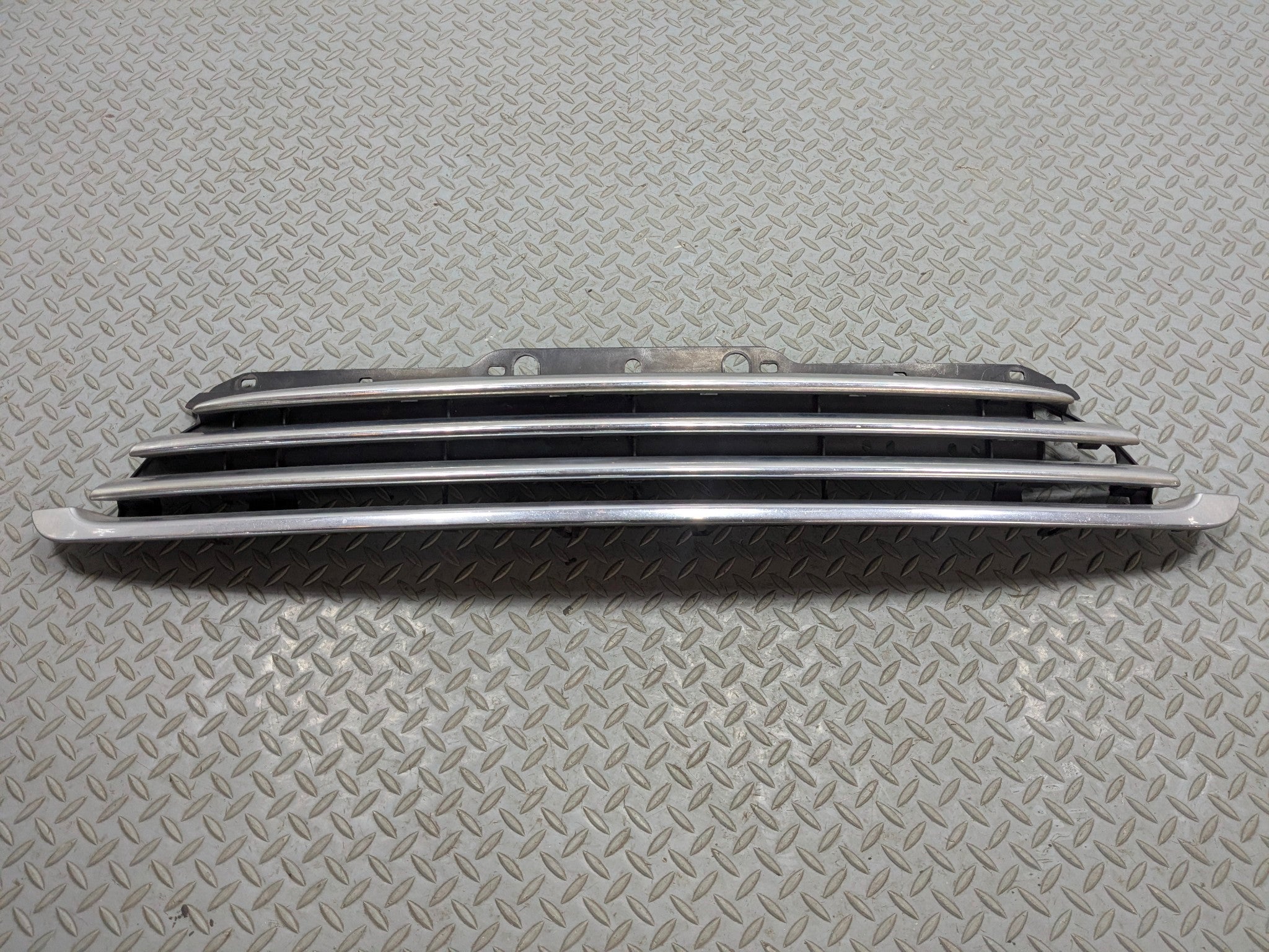 2010 - 2013 OEM MINI COOPER FRONT BUMPER MOUNTED UPPER GRILLE ASSEMBLY CHROME