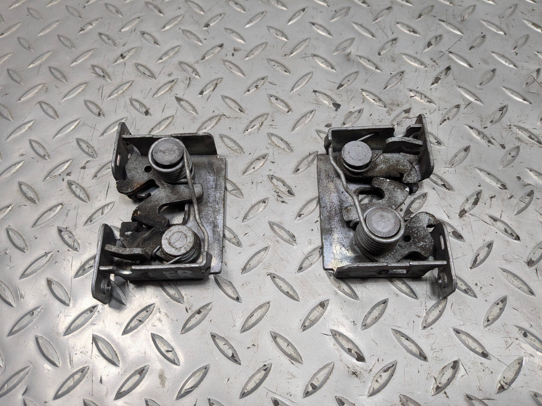 2010 - 2013 OEM MINI COOPER FRONT LEFT AND RIGHT SIDE HOOD LATCH LOCK ACTUATOR