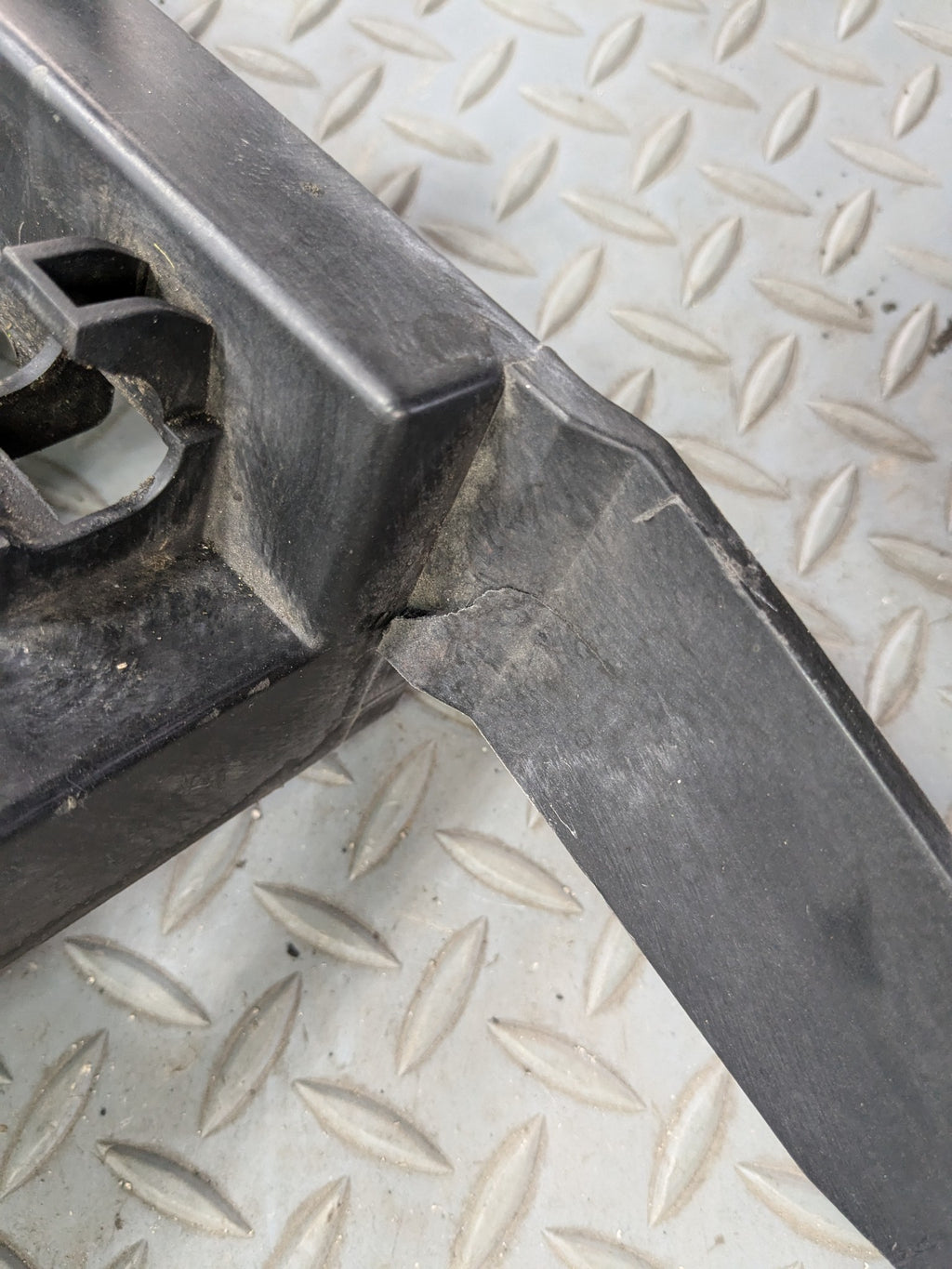 2010 - 2013 OEM MINI COOPER RADIATOR SUPPORT FRONT HEADER PANEL ASSEMBLY