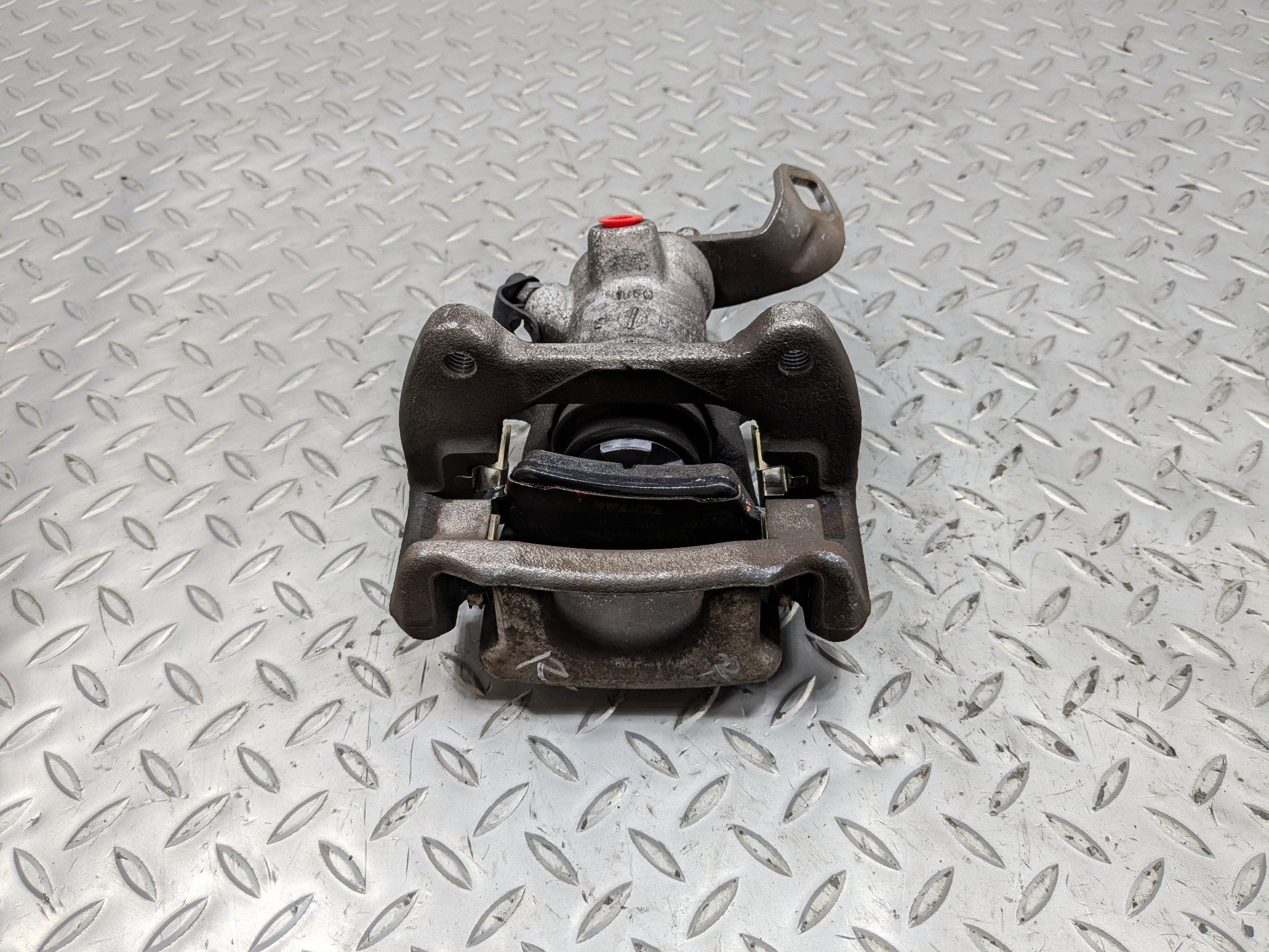 10 - 13 OEM MINI COOPER REAR RIGHT PASSENGER SIDE BASE BRAKE CALIPER ASSEMBLY