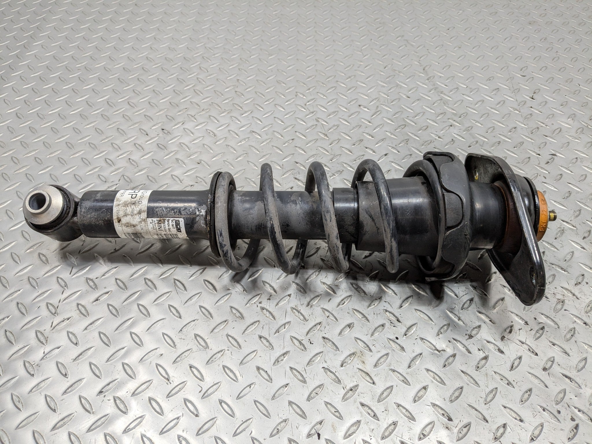 10 - 13 OEM MINI COOPER REAR RIGHT SHOCK STRUT ASSEMBLY WITHOUT SPORT SUSPENSION