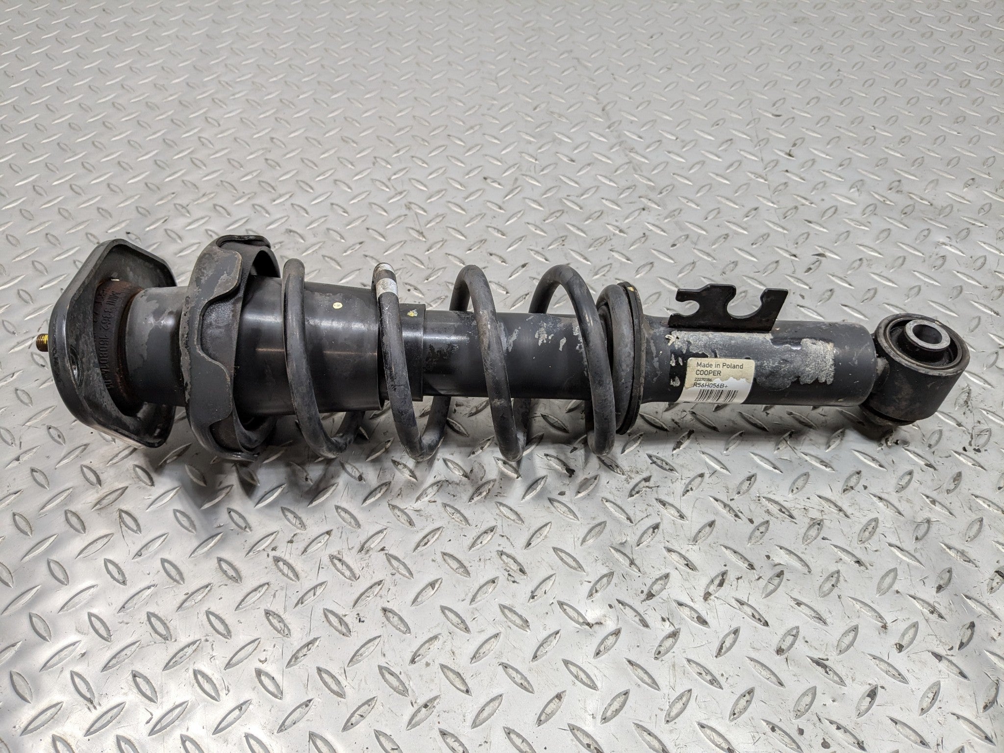 10 - 13 OEM MINI COOPER REAR LEFT SHOCK STRUT ASSEMBLY WITHOUT SPORT SUSPENSION