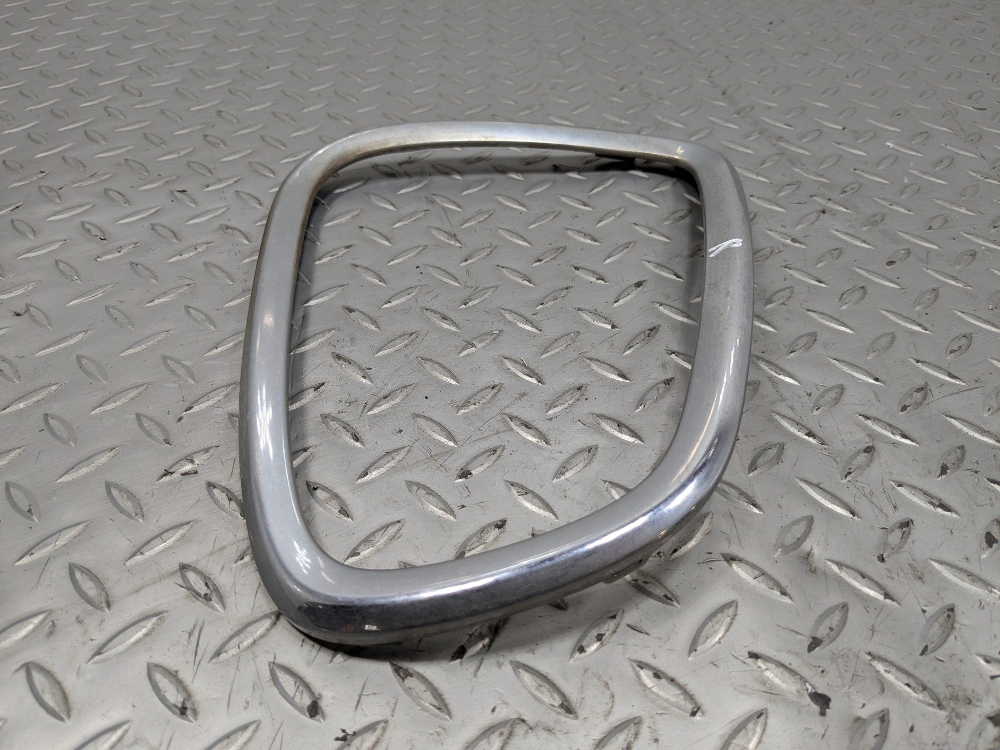 2010 - 2013 OEM MINI COOPER REAR RIGHT SIDE TAILLIGHT TRIM BEZEL PANEL CHROME