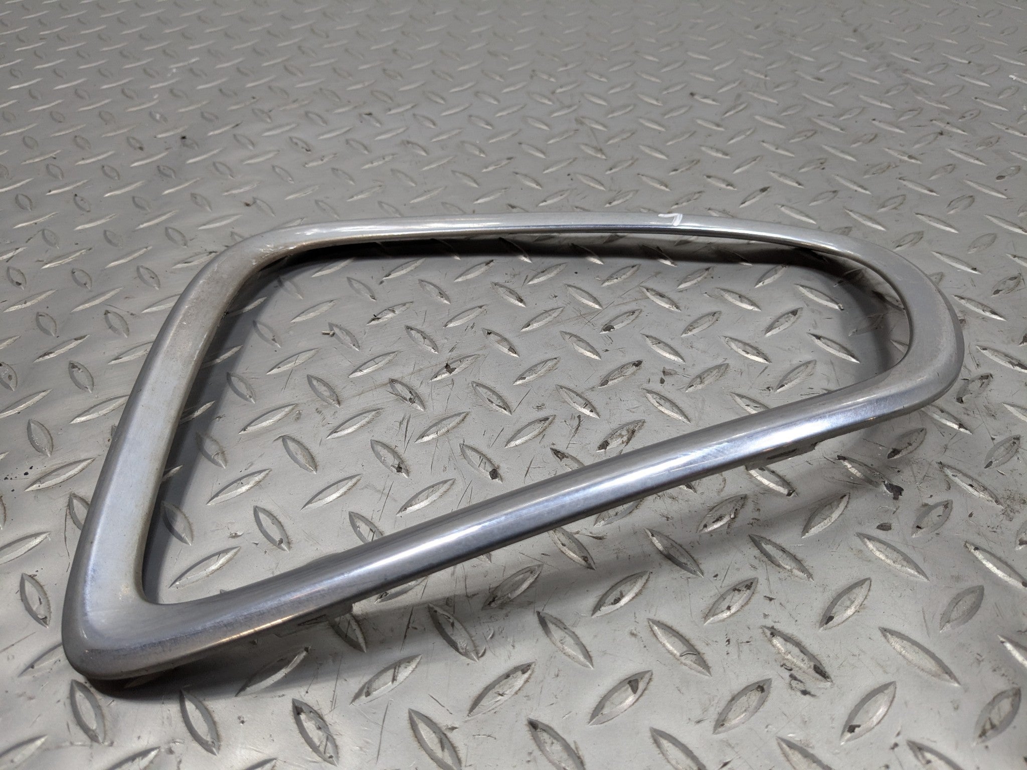 2010 - 2013 OEM MINI COOPER REAR LEFT SIDE TAILLIGHT TRIM BEZEL PANEL CHROME