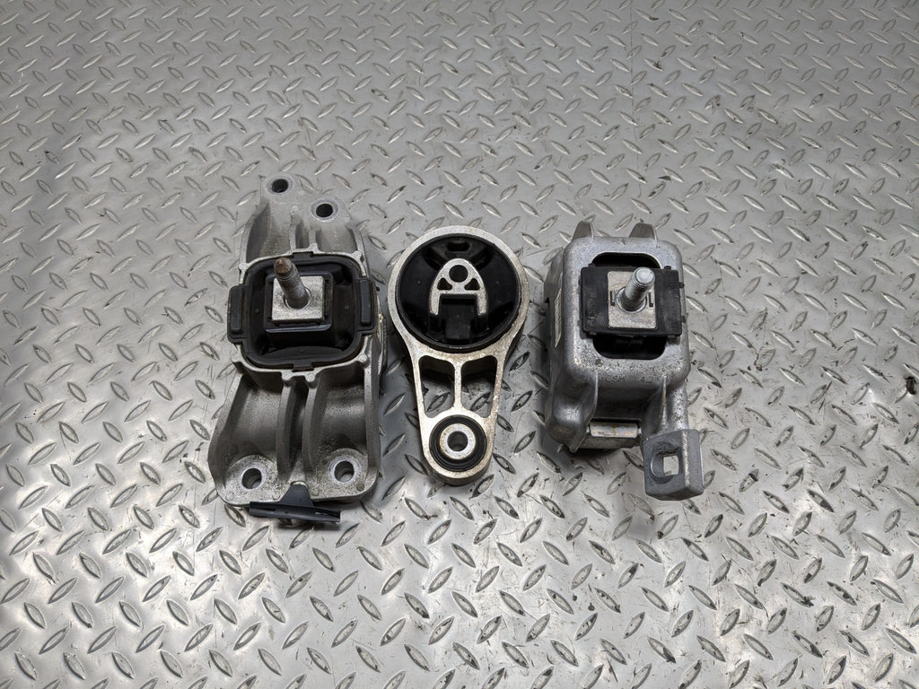 10 - 13 OEM MINI COOPER LEFT RIGHT SIDE AND REAR LOWER ENGINE MOUNT BRACKET SET